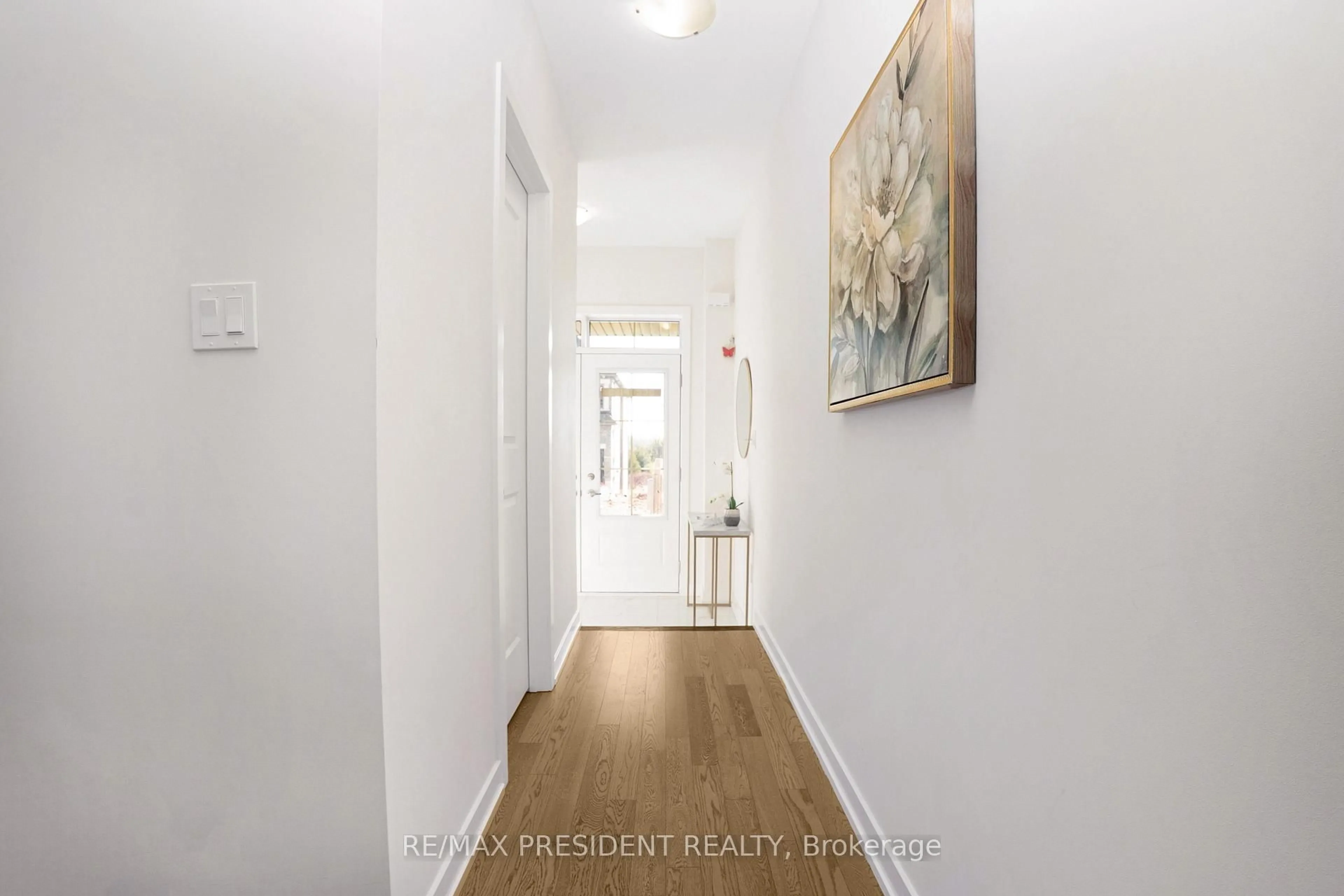 Indoor entryway for 39 Henshaw Dr, Erin Ontario N0B 1T0
