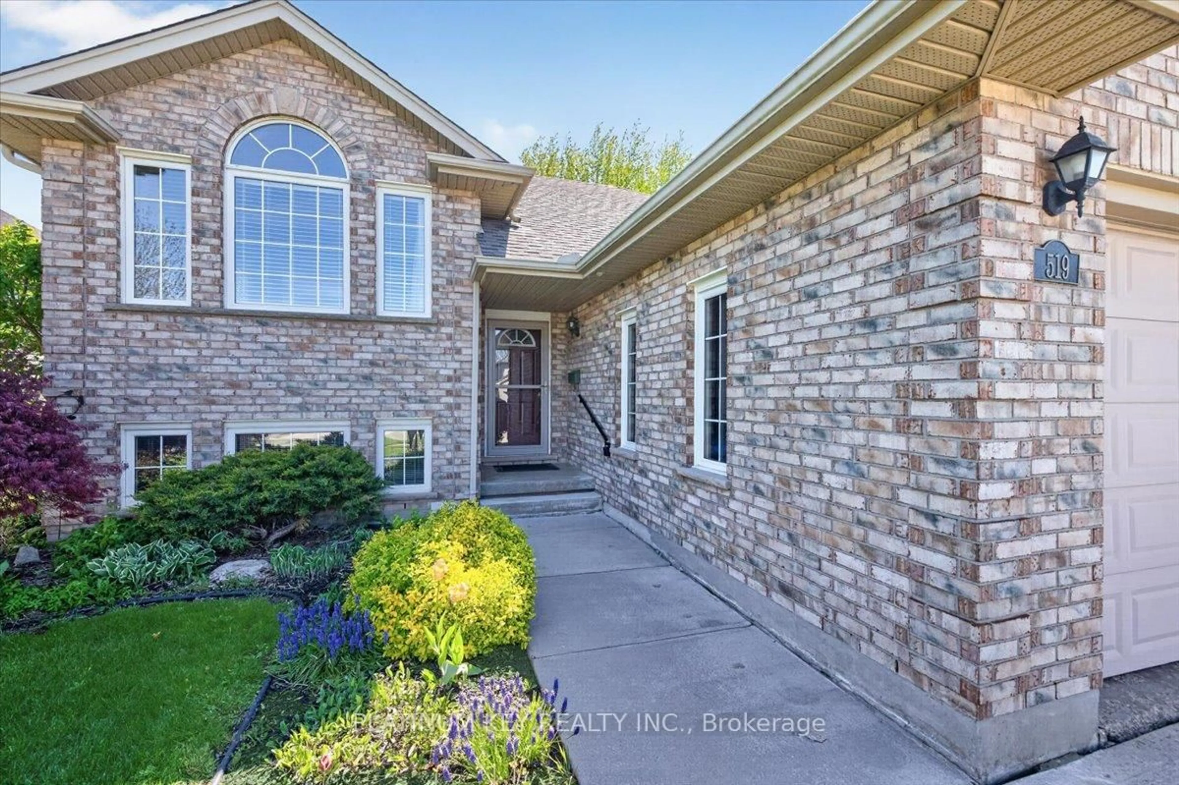Home with brick exterior material, unknown for 519 Darcy Dr, Strathroy-Caradoc Ontario N7G 4L1