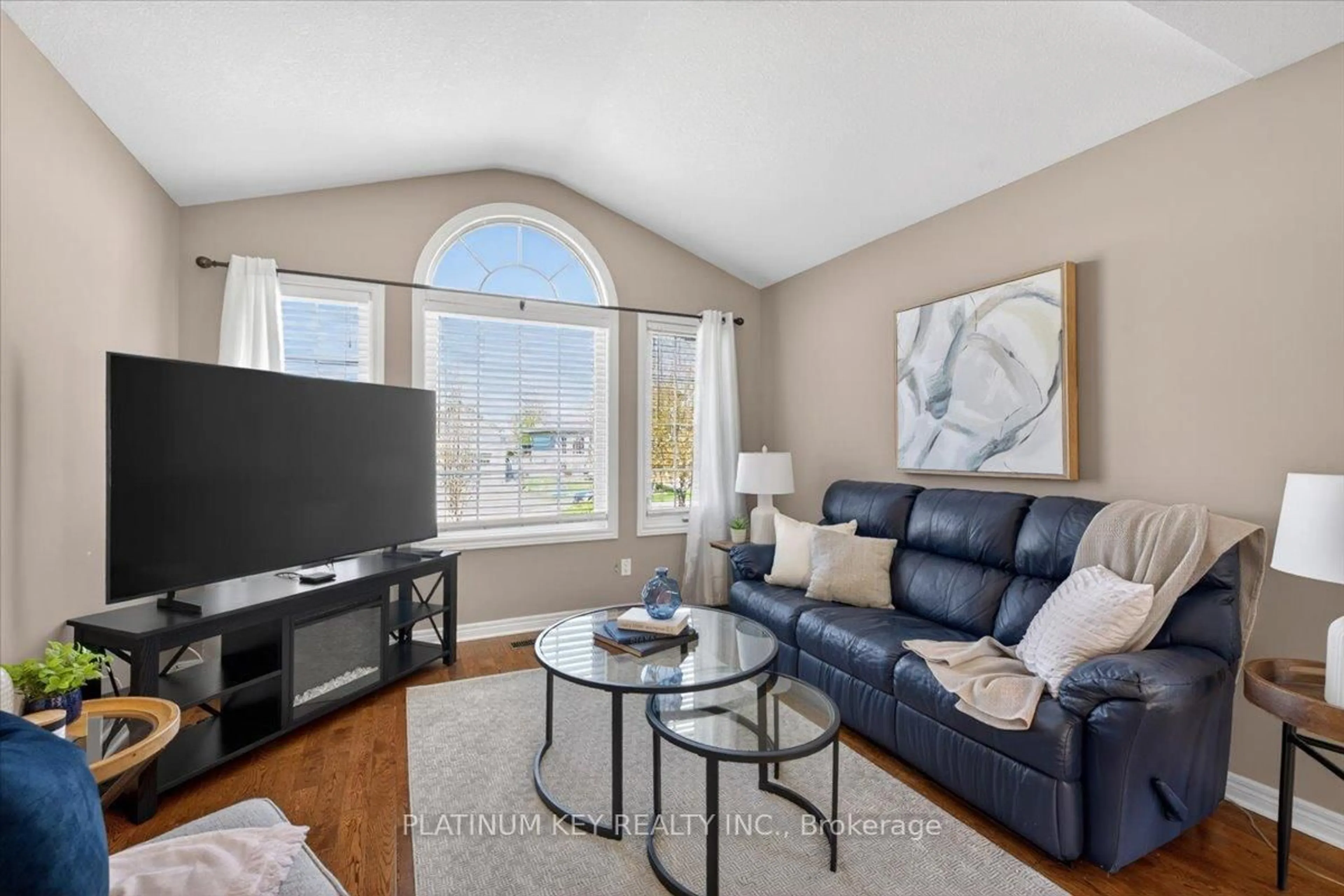 Living room with furniture, unknown for 519 Darcy Dr, Strathroy-Caradoc Ontario N7G 4L1