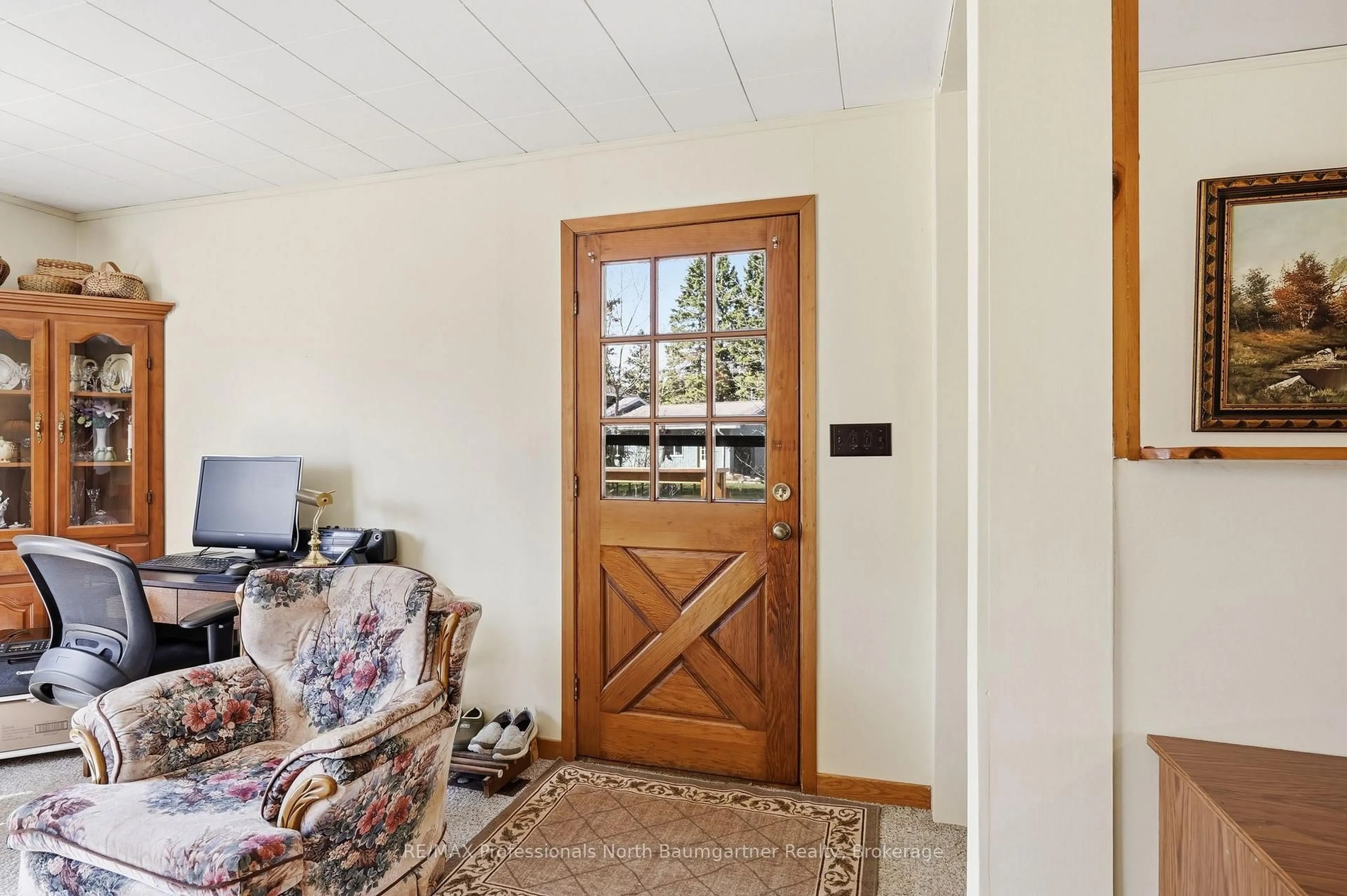 Indoor entryway for 4112 Deep Bay Rd, Minden Hills Ontario K0M 2K0