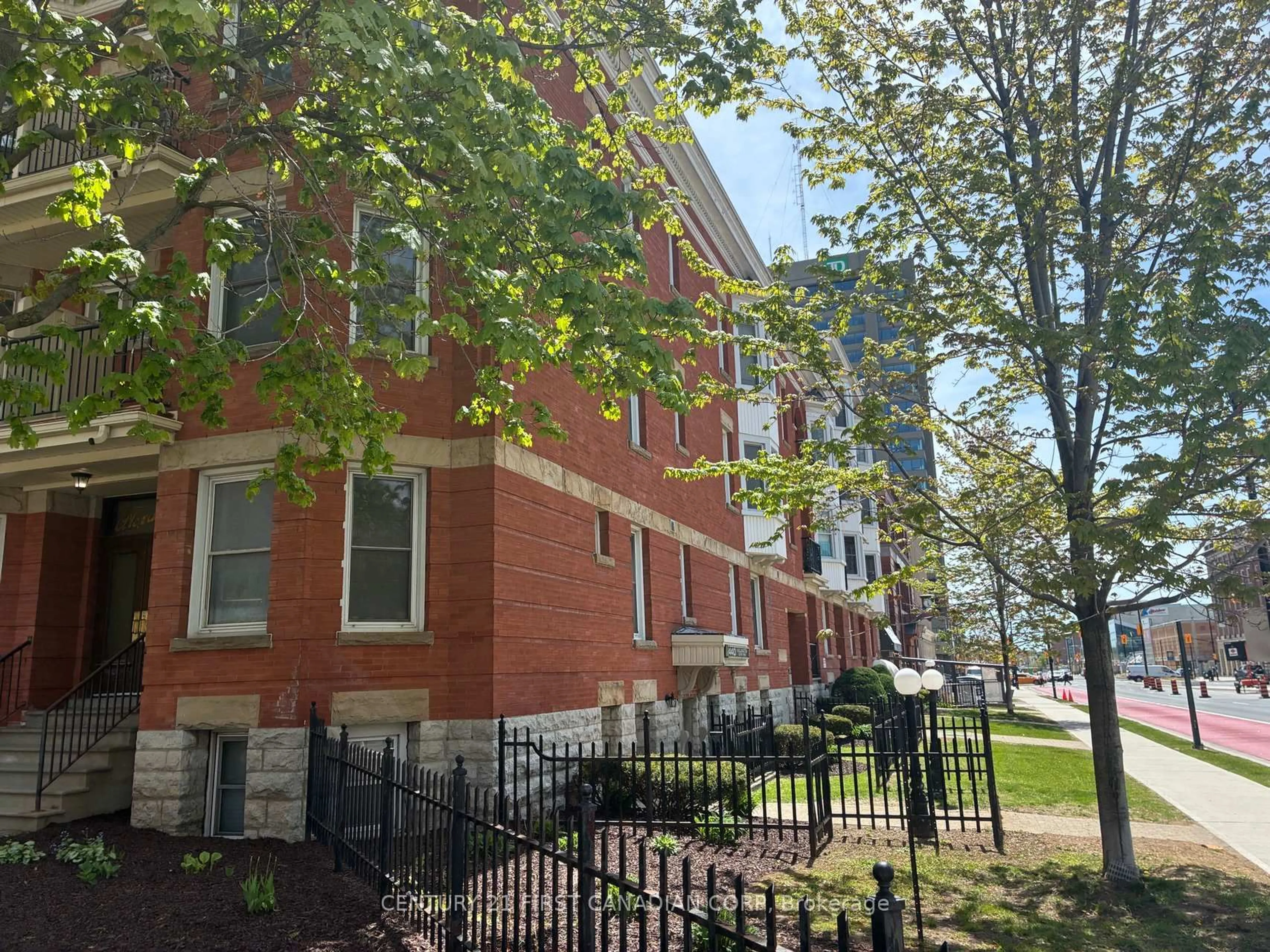 Home with brick exterior material, street for 275 QUEENS Ave #202, London East Ontario N6B 1X2