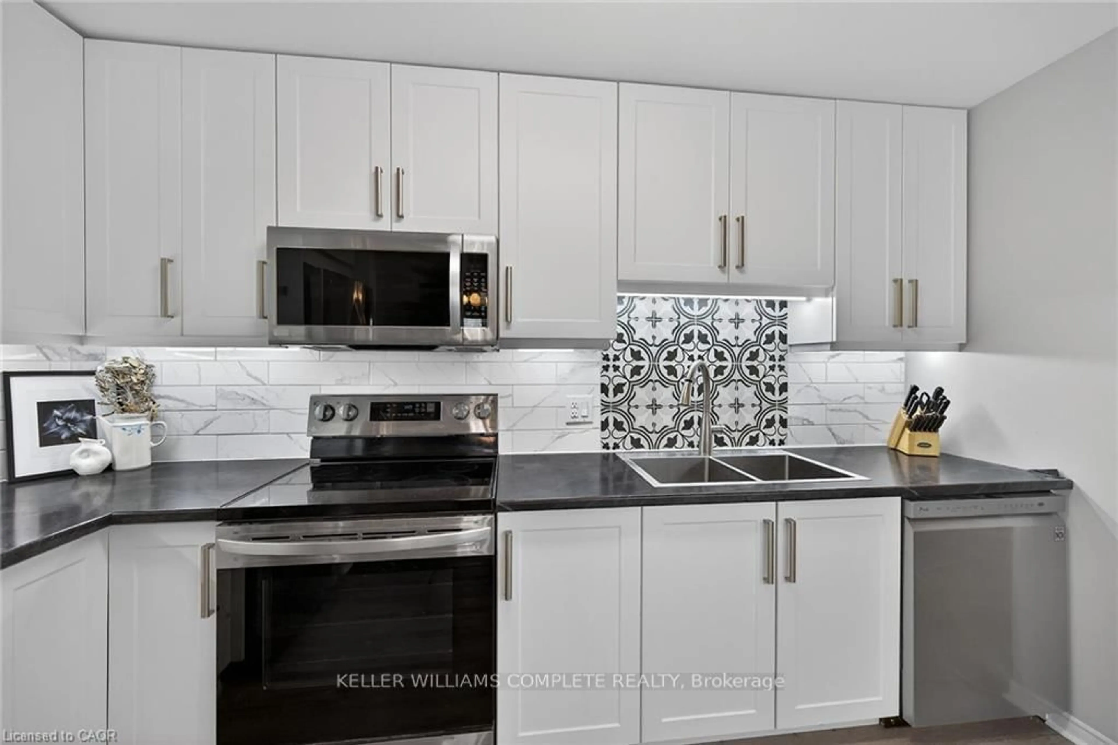 Unknown for 6 NIAGARA St #208, Grimsby Ontario L3M 5A4