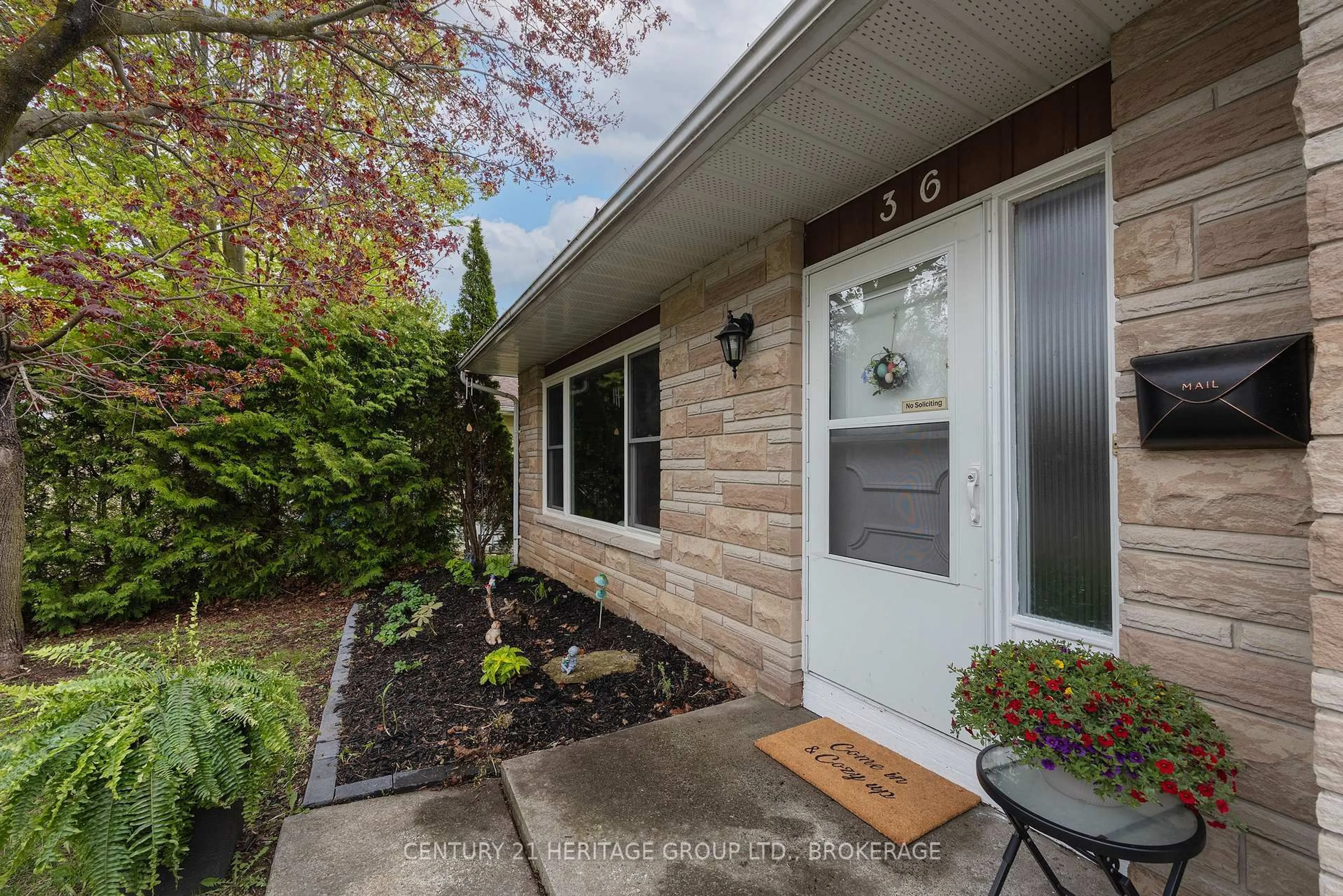 Unknown for 36 Napier St, Greater Napanee Ontario K7R 3R9