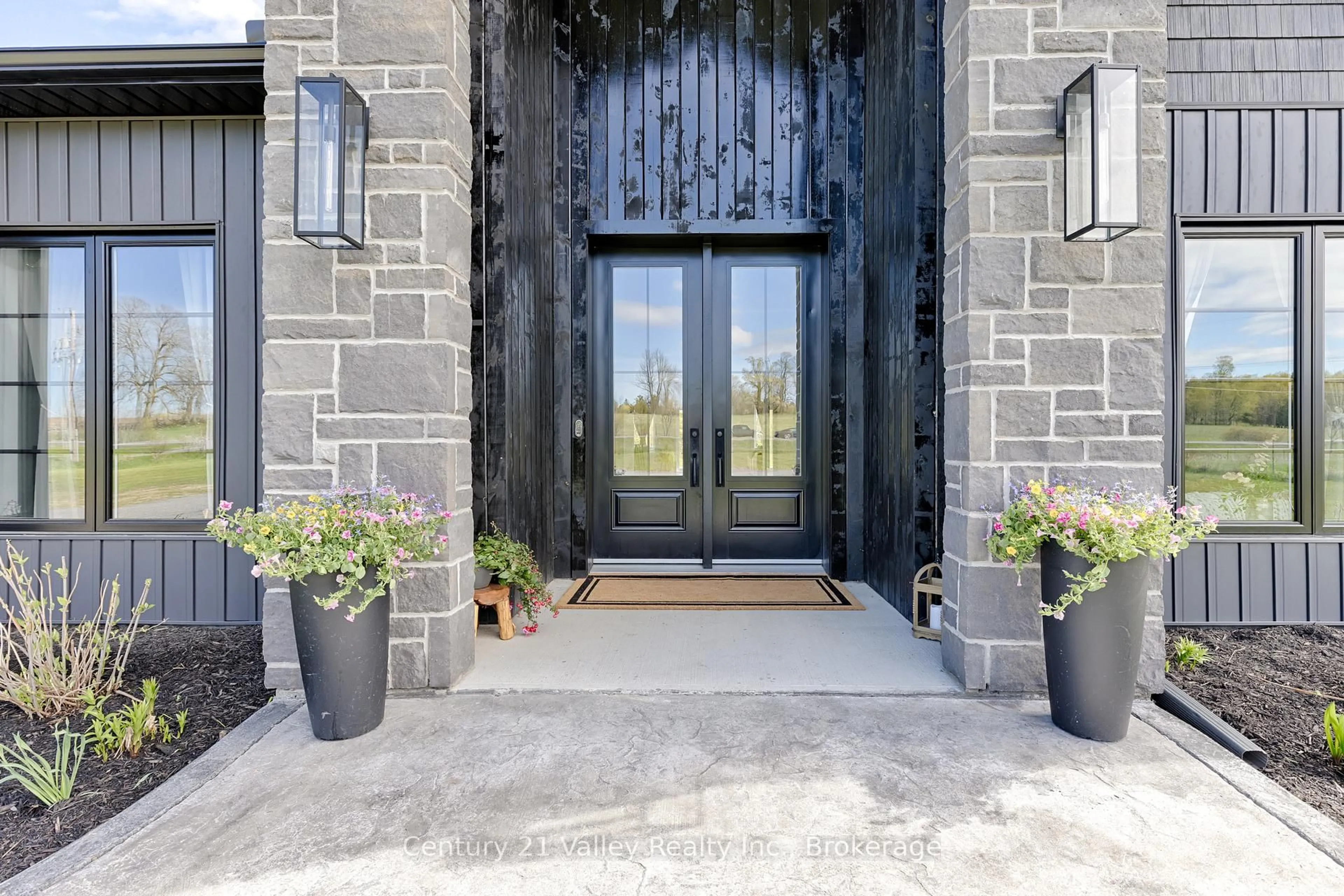 Indoor entryway for 1174 Burnstown Rd, White Lake Ontario K0A 3L0