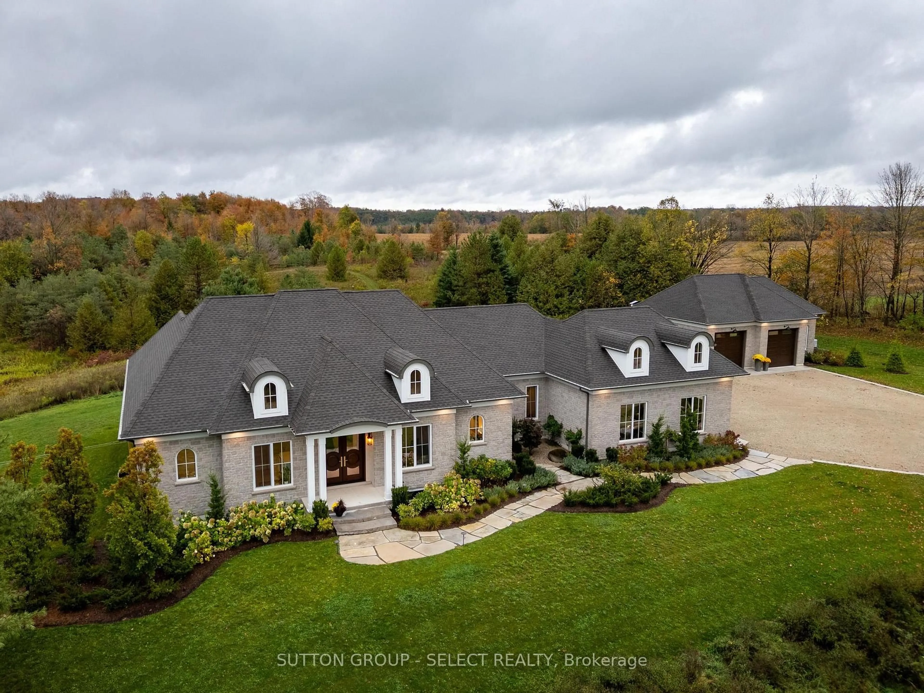 A pic from outside/outdoor area/front of a property/back of a property/a pic from drone, unknown for 472715 Southgate 47 Sdrd, Southgate Ontario N0G 2A0