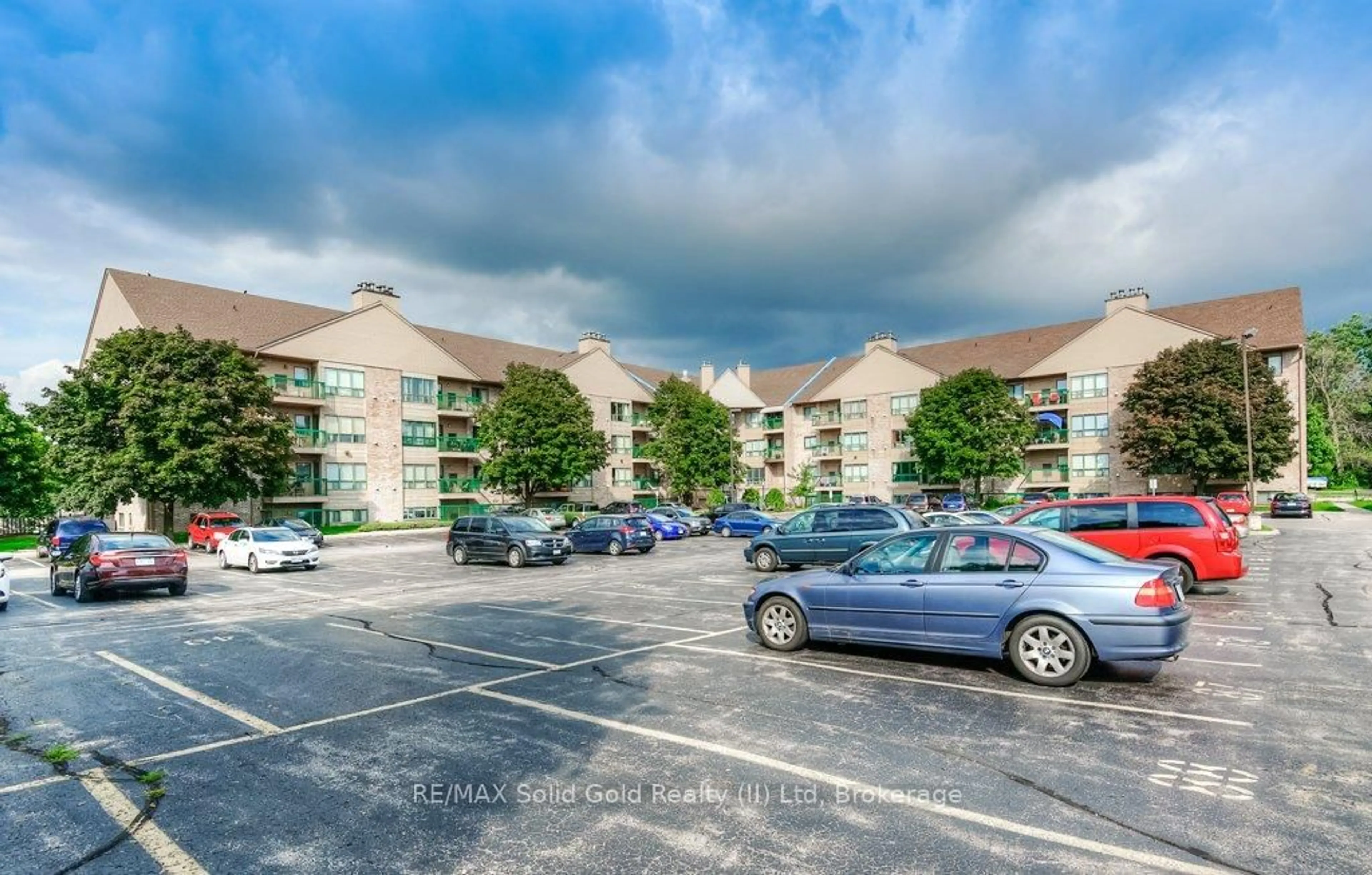 A pic from outside/outdoor area/front of a property/back of a property/a pic from drone, mountain view for 15 Hofstetter Ave #221, Kitchener Ontario N2A 3Z7