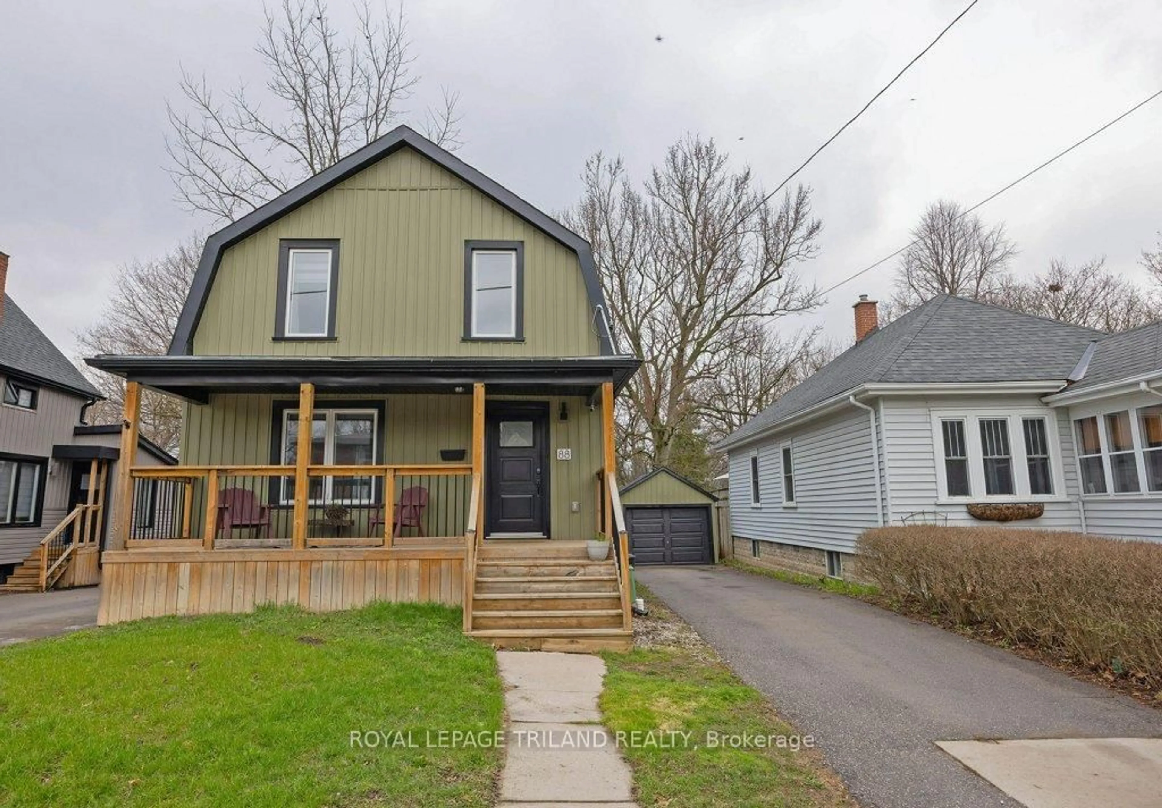 A pic from outside/outdoor area/front of a property/back of a property/a pic from drone, street for 88 BRISCOE St, London South Ontario N6C 1X2