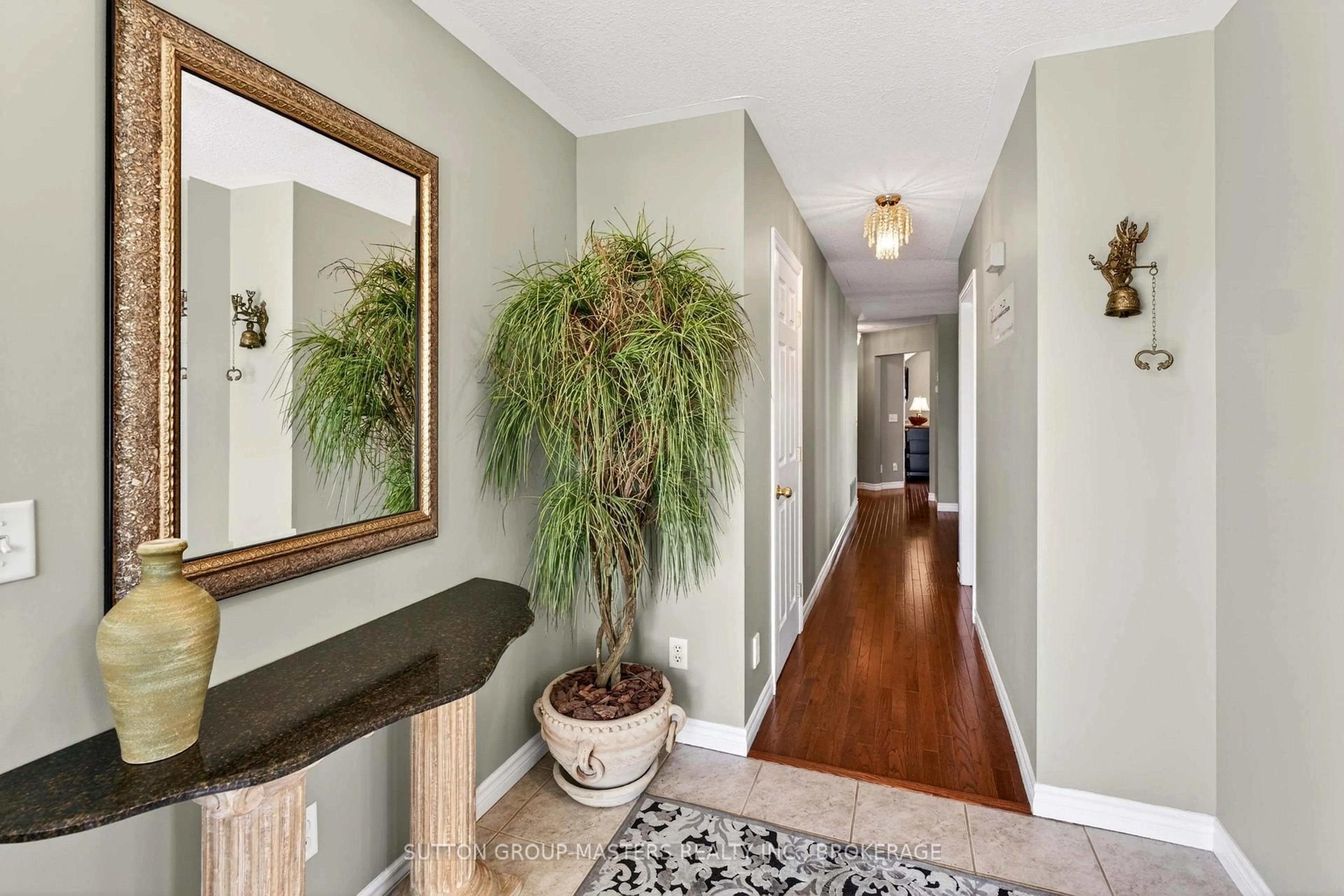 Indoor entryway for 133 Britannia Cres, Bath Ontario K0H 1G0