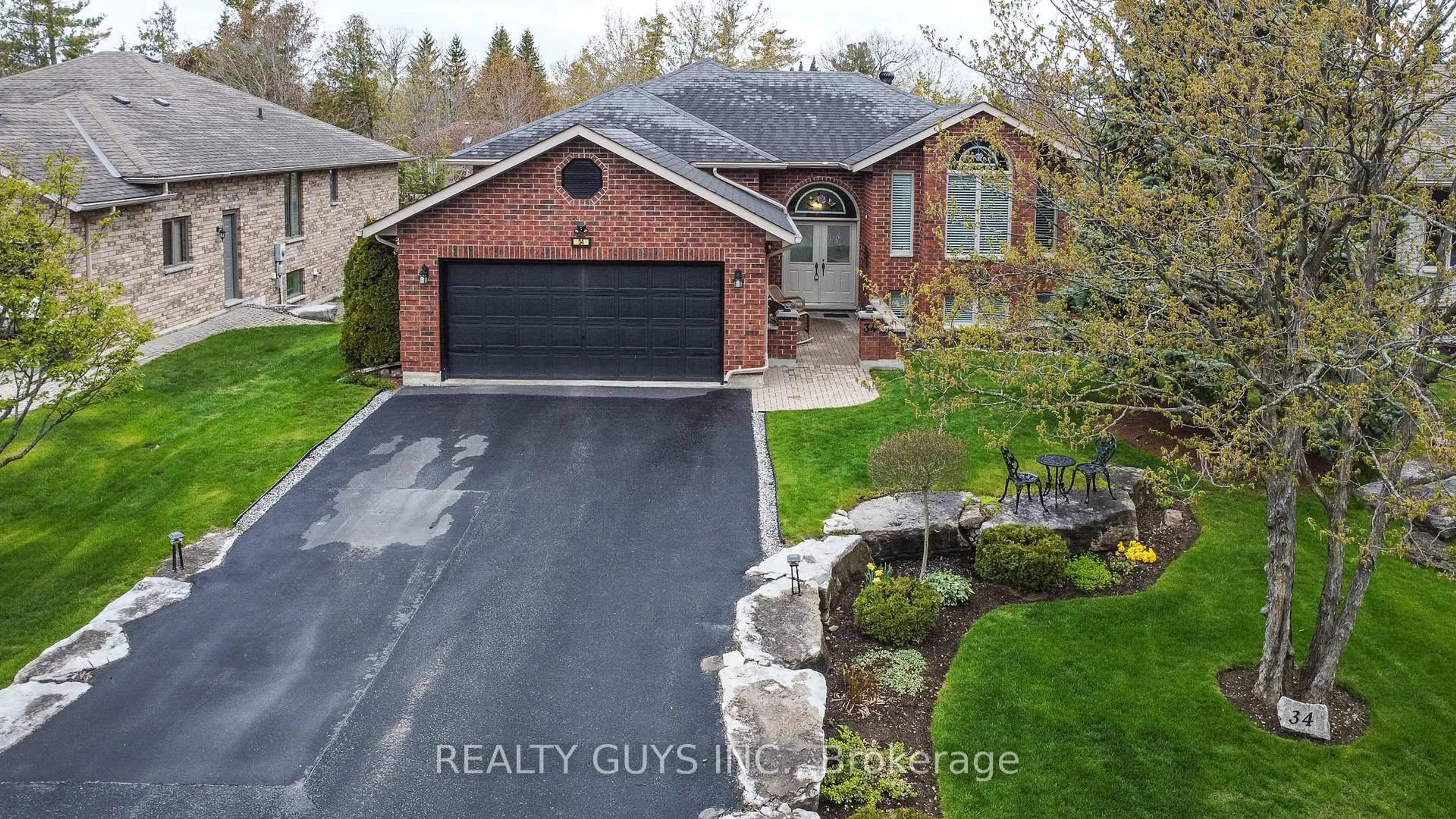 A pic from outside/outdoor area/front of a property/back of a property/a pic from drone, street for 34 Olde Forest Lane, Kawartha Lakes Ontario K0M 1A0