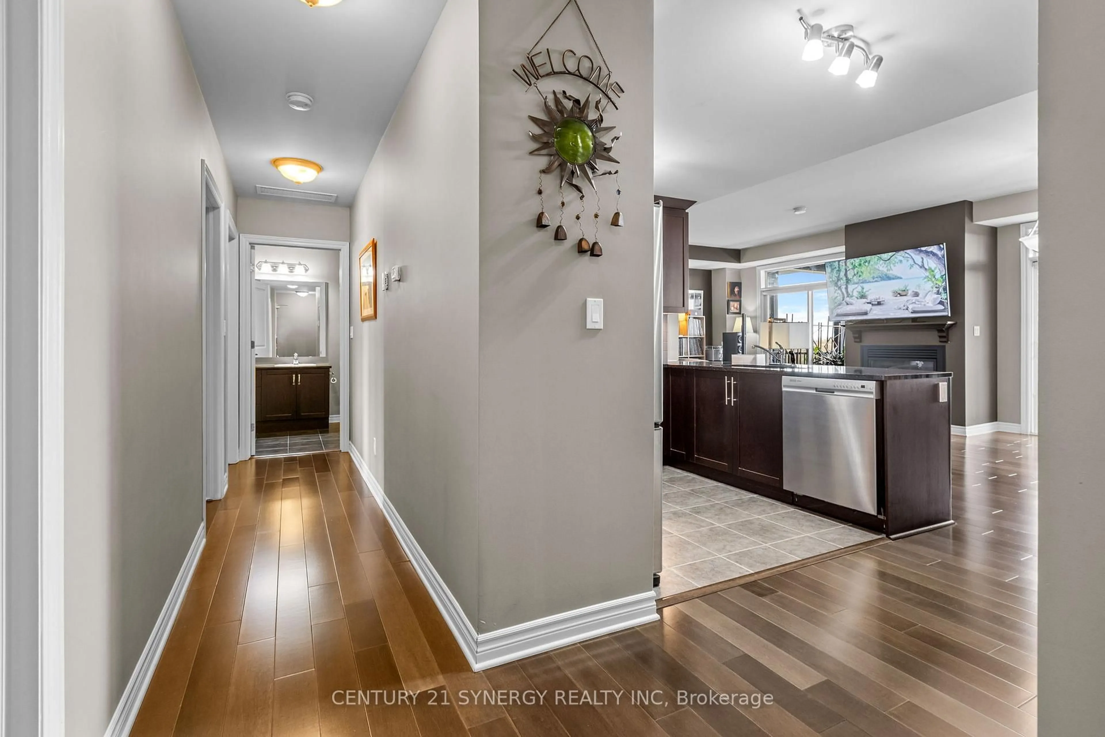 Indoor entryway for 10 Prestige Circ #7, Ottawa Ontario K4A 0W9