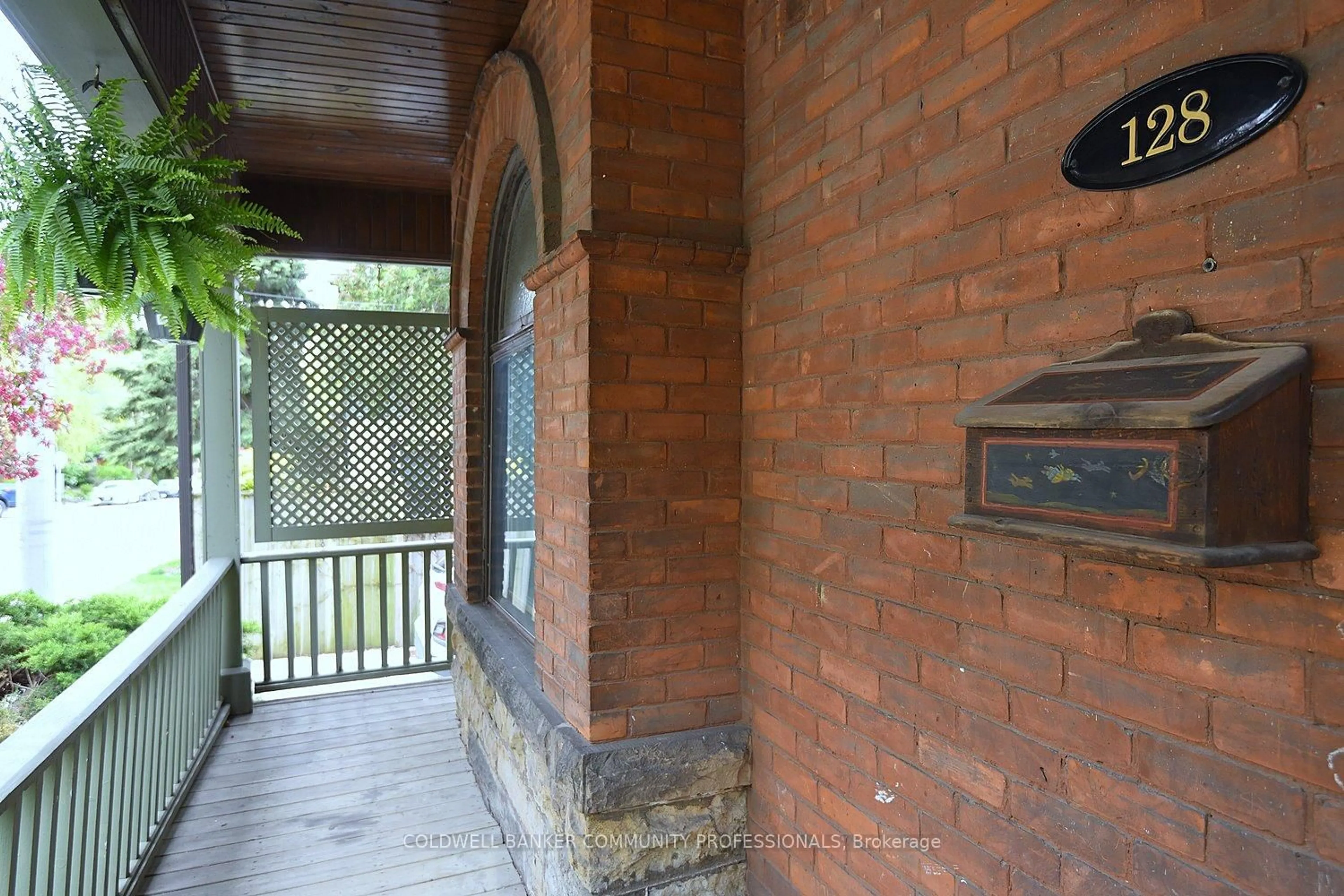 Unknown for 128 Hess St, Hamilton Ontario L8P 3N6