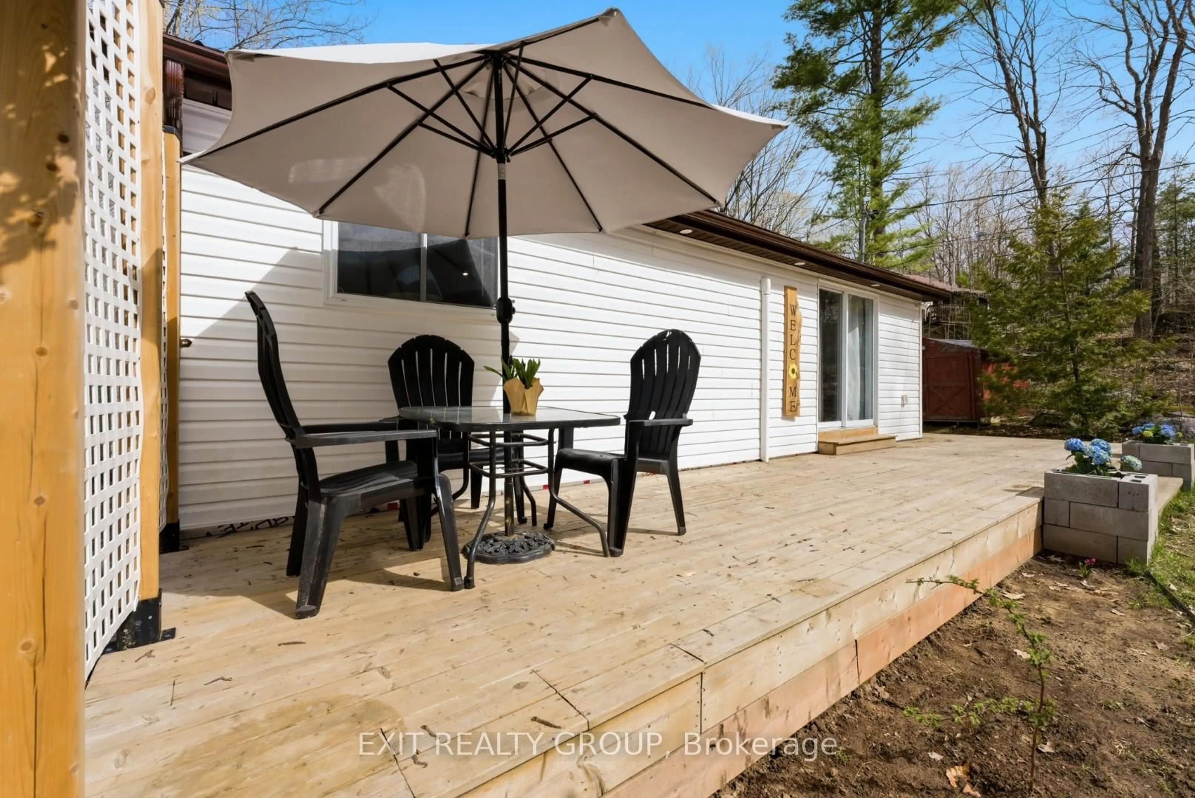 Patio, street for 54 Paradise Rd, Limoges Ontario K0K 2M0