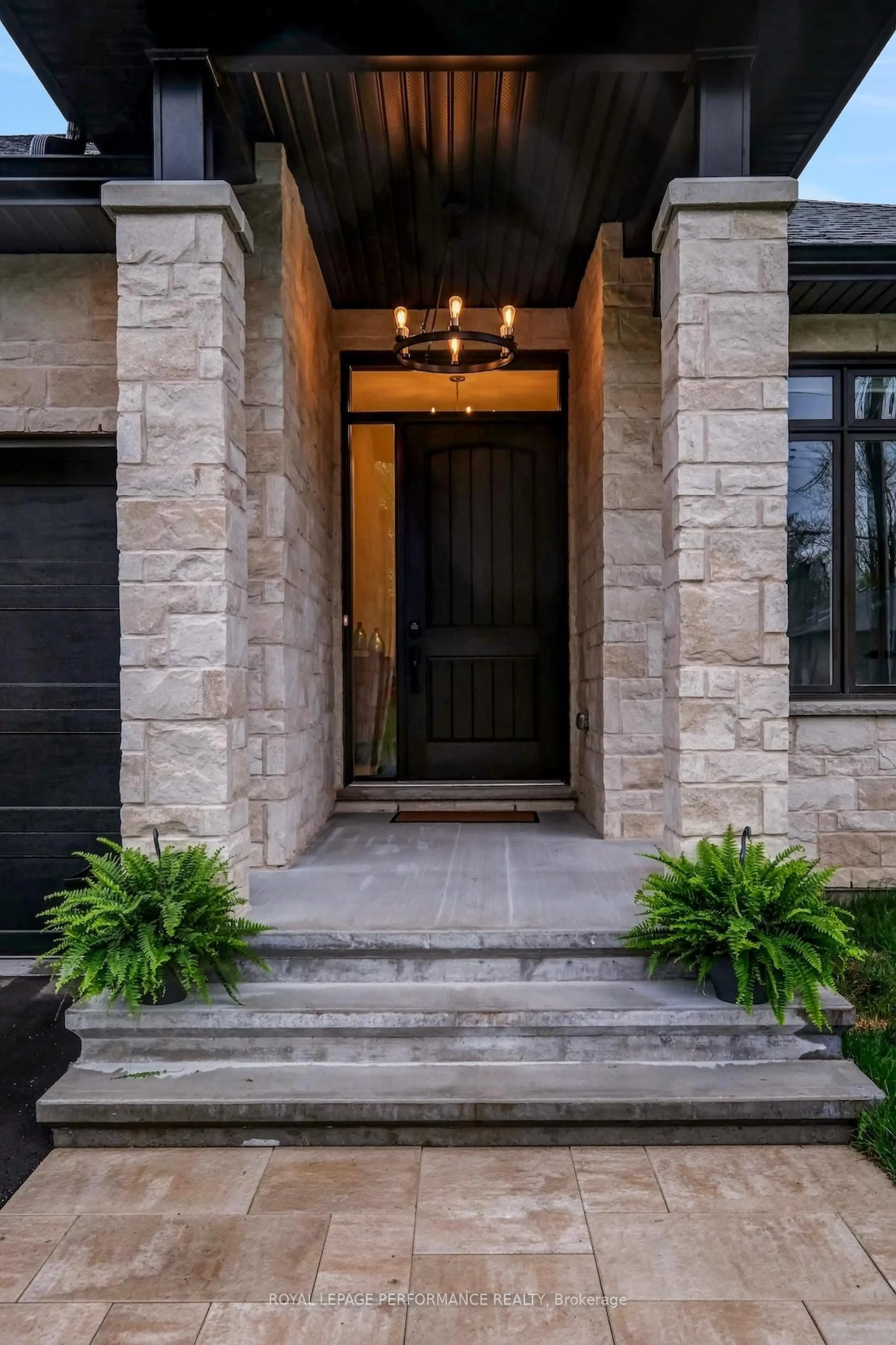 Indoor entryway for 55A Norway Spruce St, Ottawa Ontario K2S 1P8