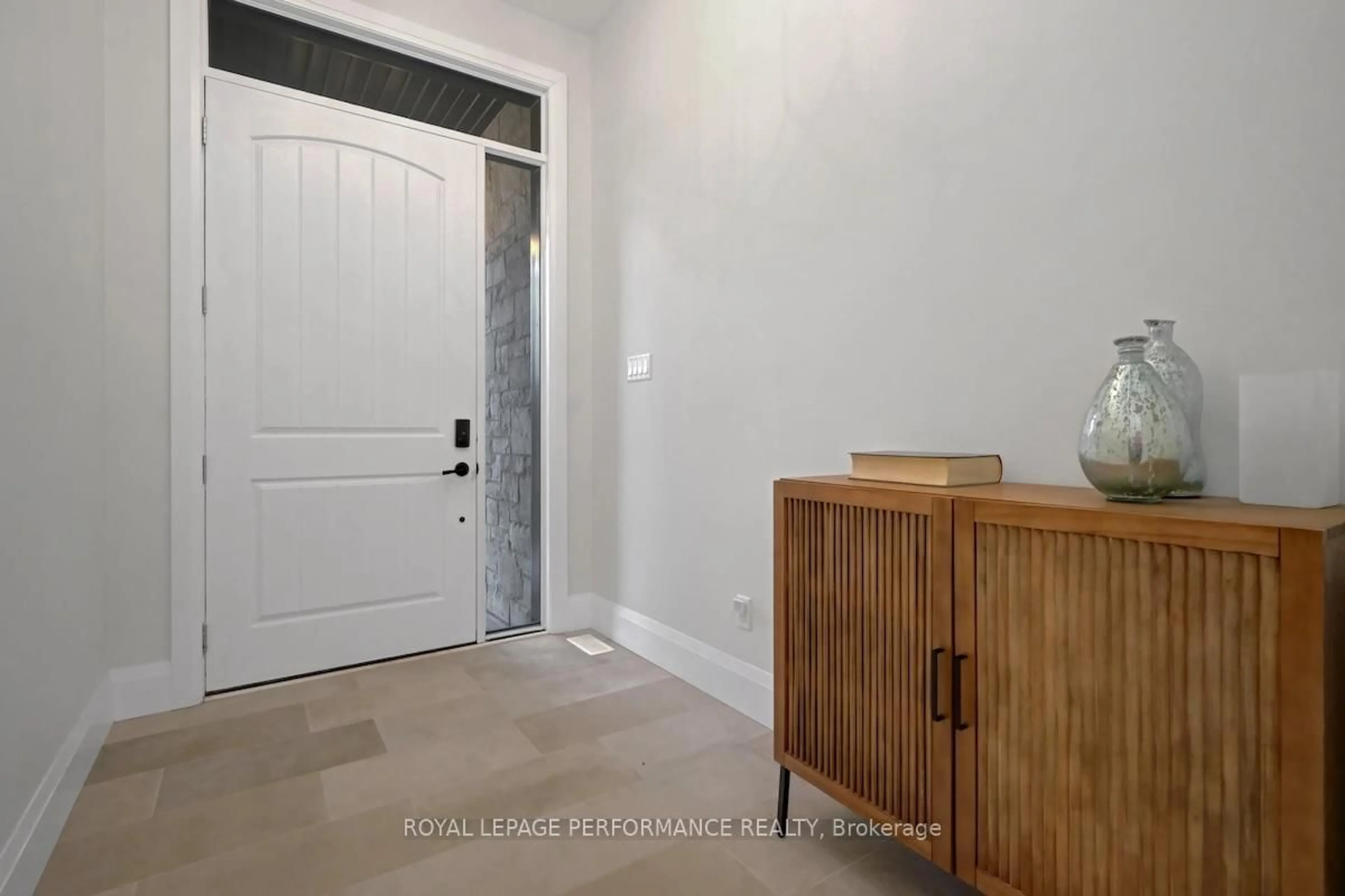 Indoor entryway for 55A Norway Spruce St, Ottawa Ontario K2S 1P8