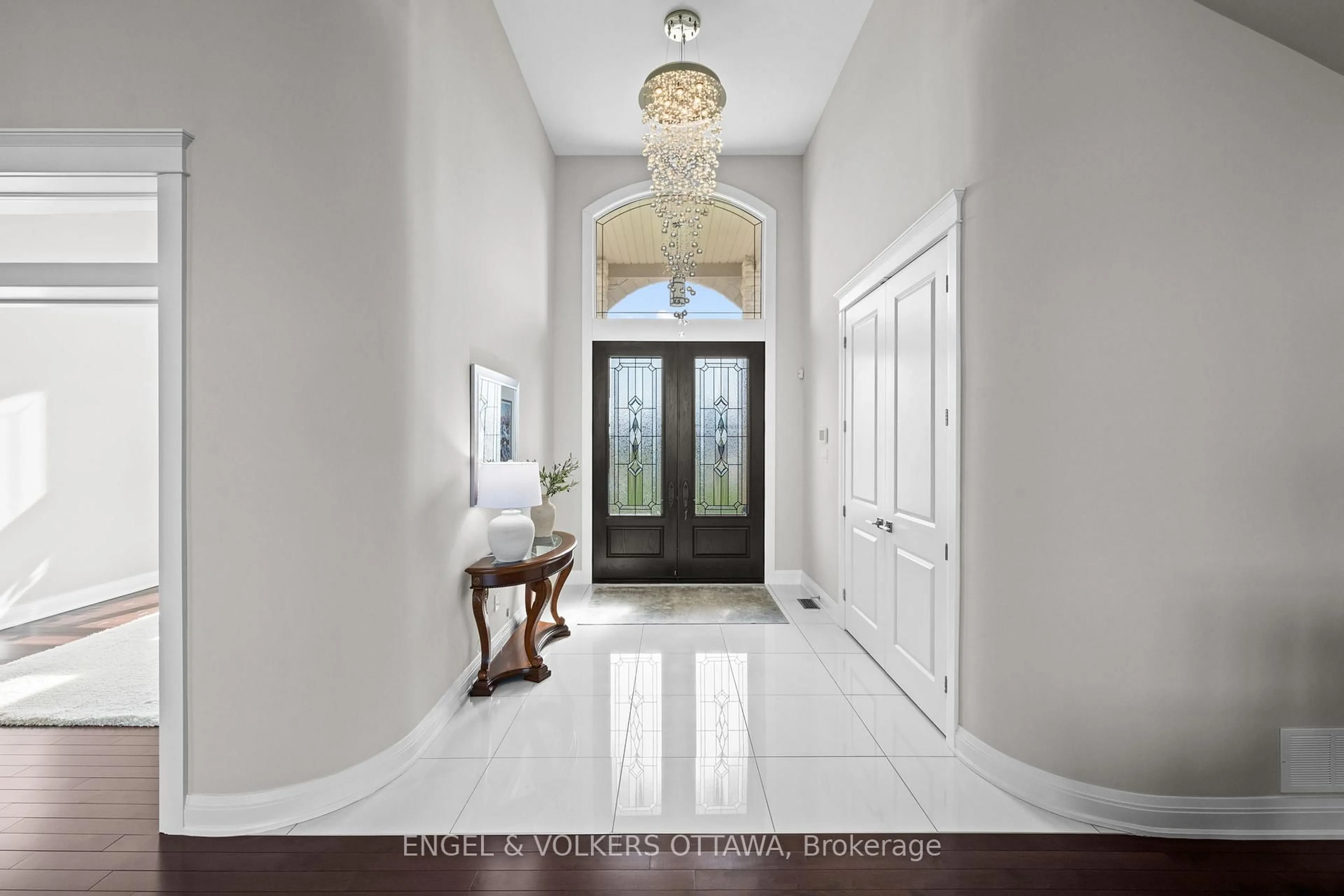 Indoor entryway for 1457 Waters Edge Way, Greely Ontario K4P 0C6