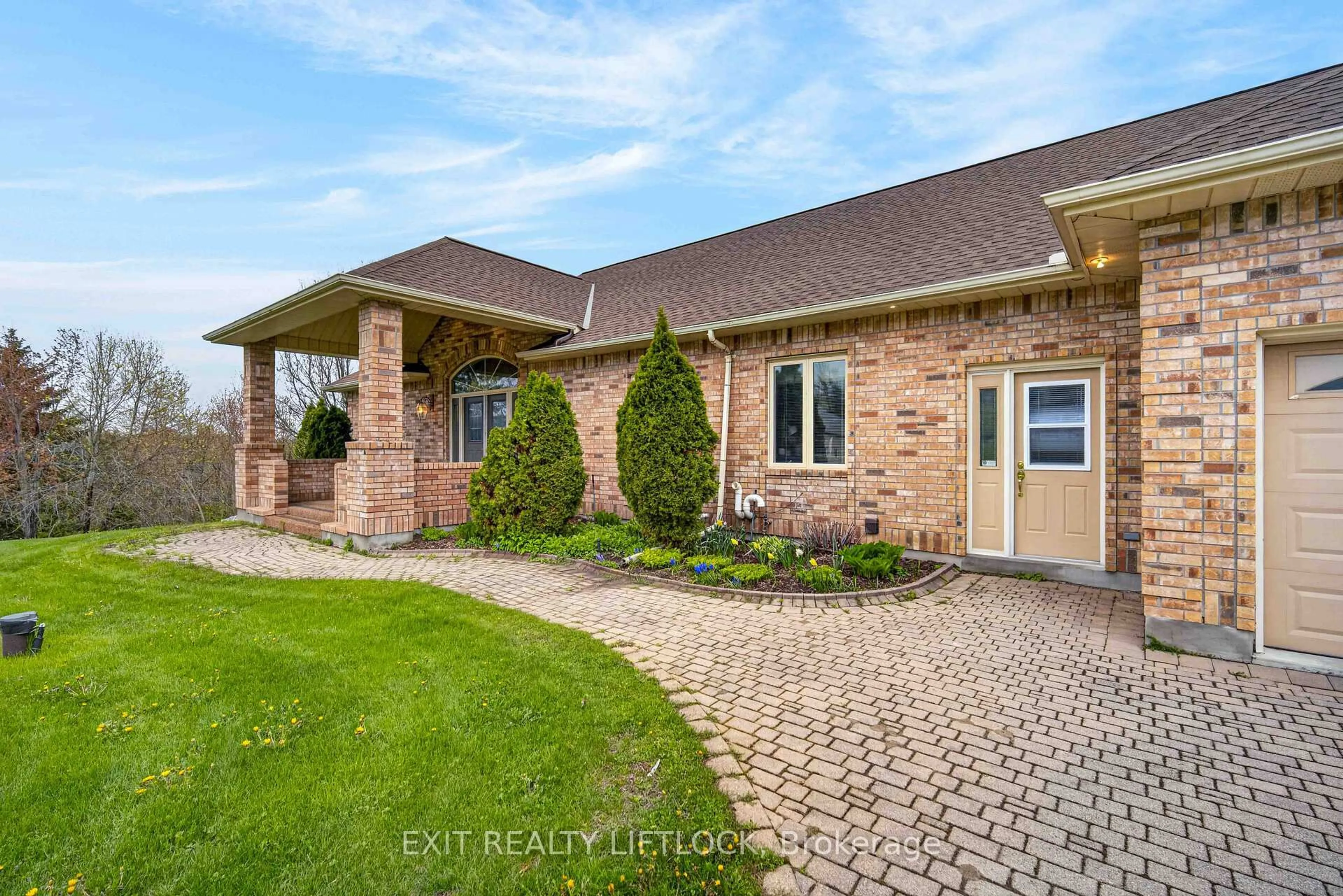 Home with brick exterior material, street for 2045 Campbell Ave, Cavan Monaghan Ontario K9J 0E5
