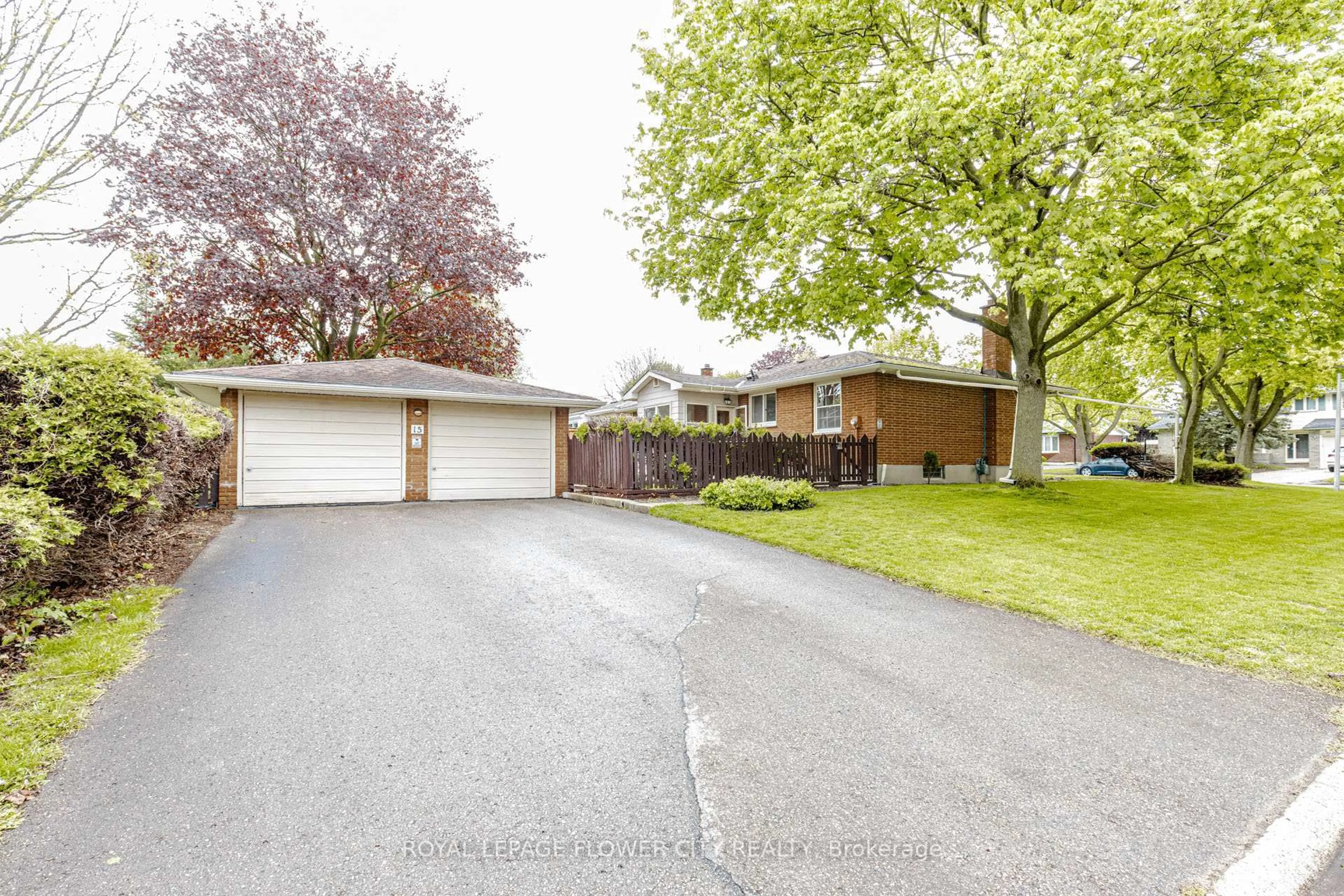Unknown for 15 Cumberland Cres, London North Ontario N5X 1B7