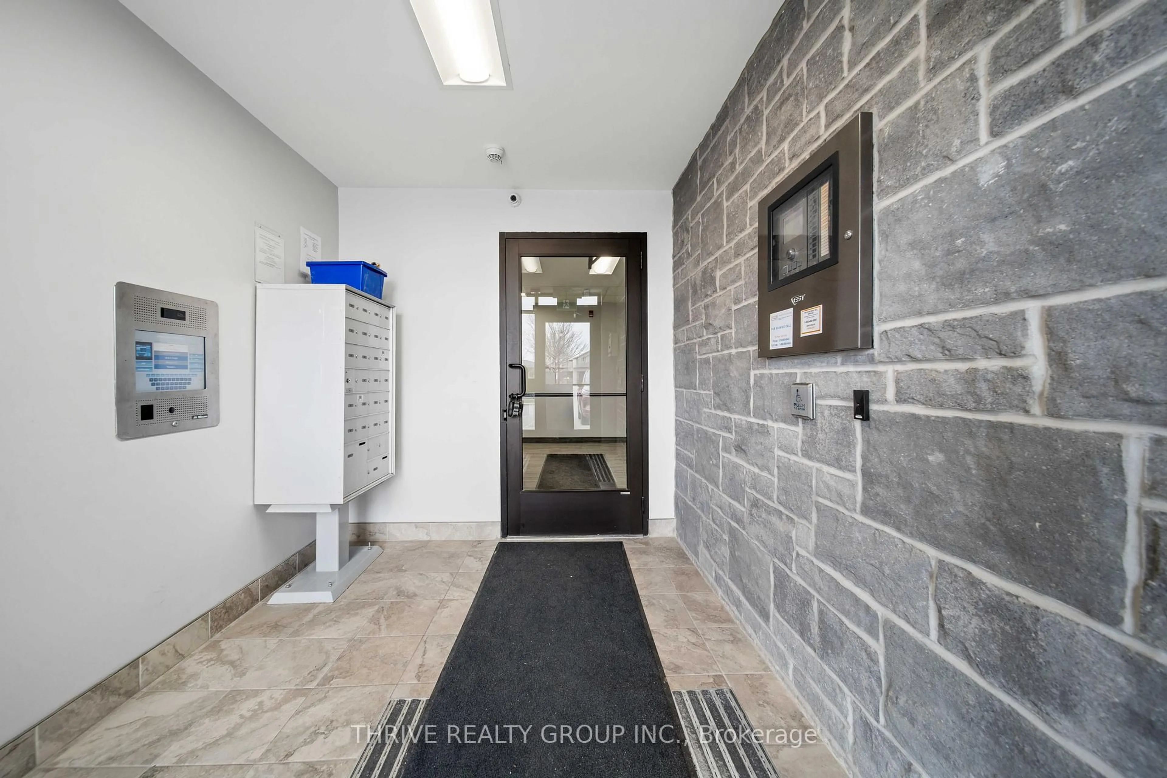 Indoor foyer for 263 Butler St #306, Lucan Biddulph Ontario N0M 2J0