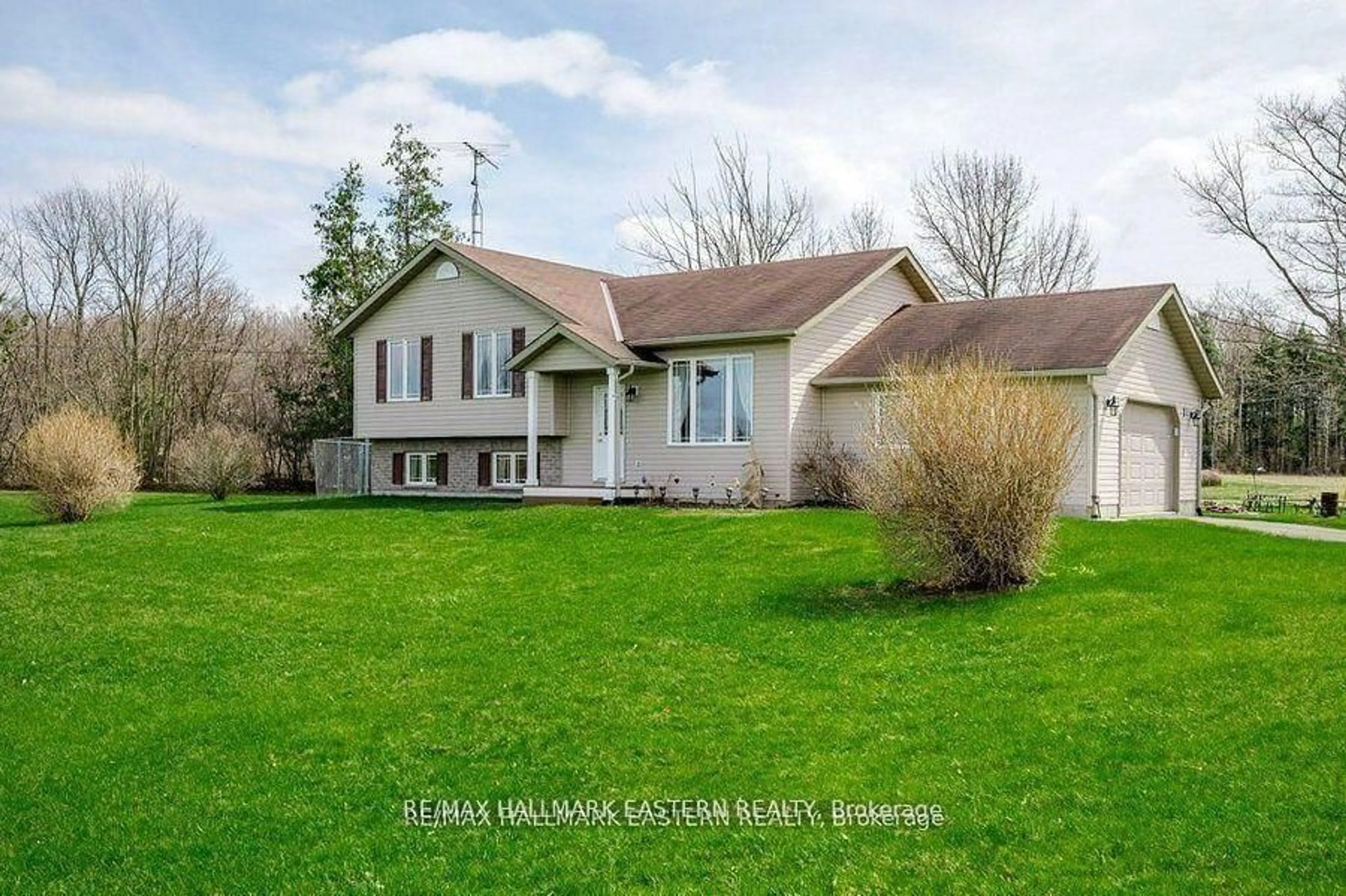 Home with vinyl exterior material, water/lake/river/ocean view for 1755A Salem Rd, Prince Edward County Ontario K0K 1T0