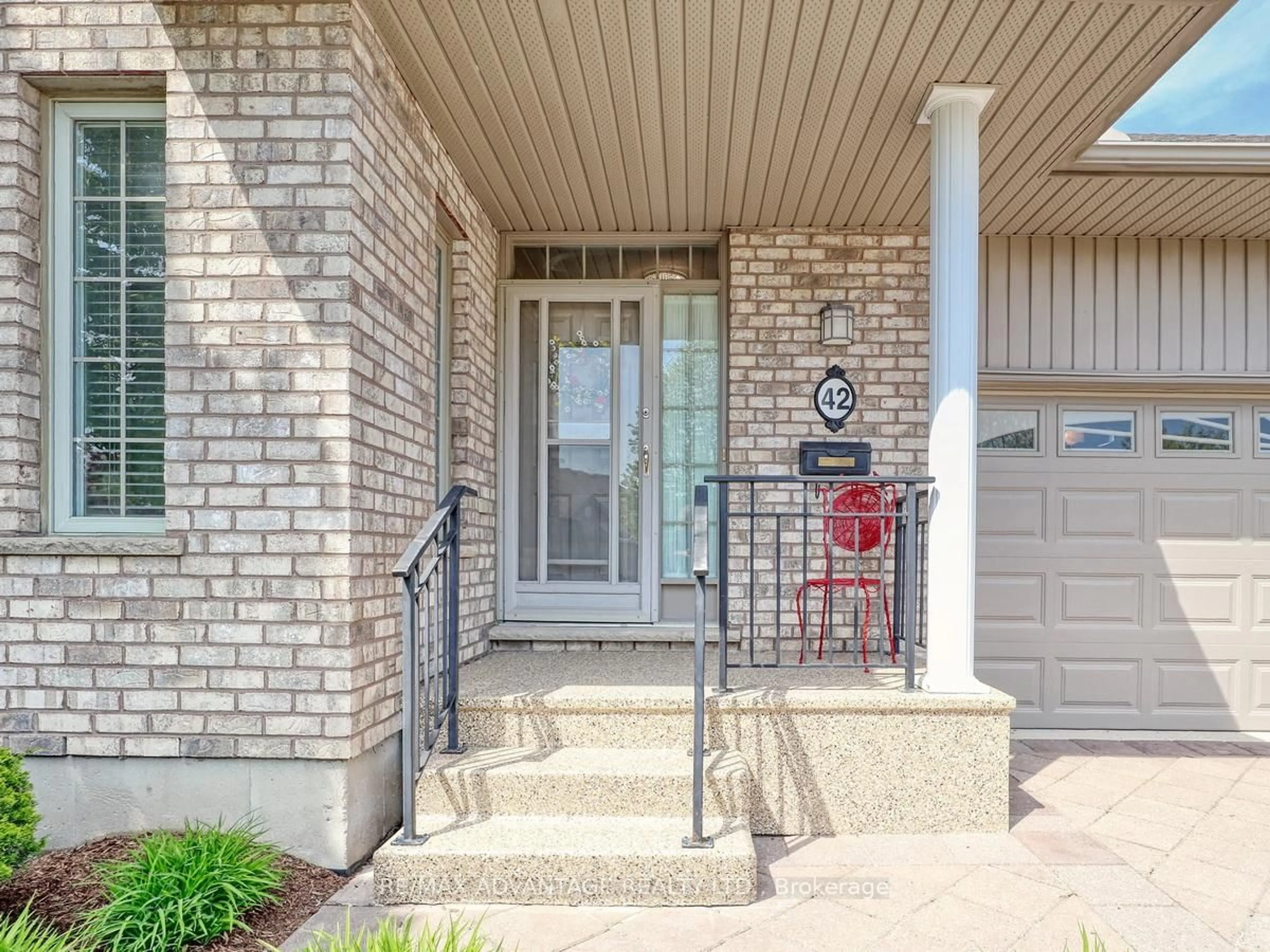 Indoor entryway for 800 Commissioners Rd #42, London South Ontario N6K 1C2