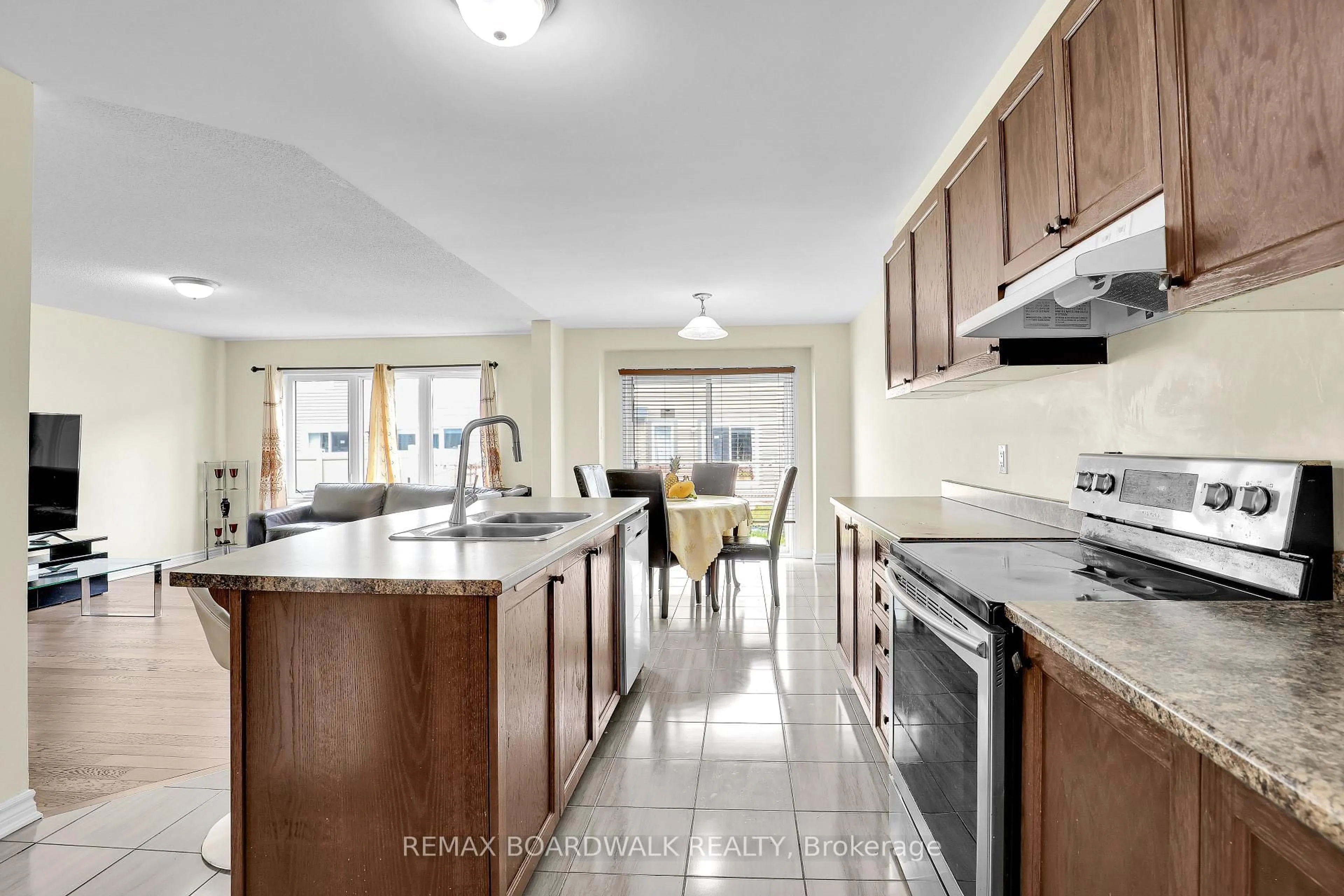 Open concept kitchen, ceramic/tile floor for 340 Sweetclover Way, Ottawa Ontario K4A 1E6