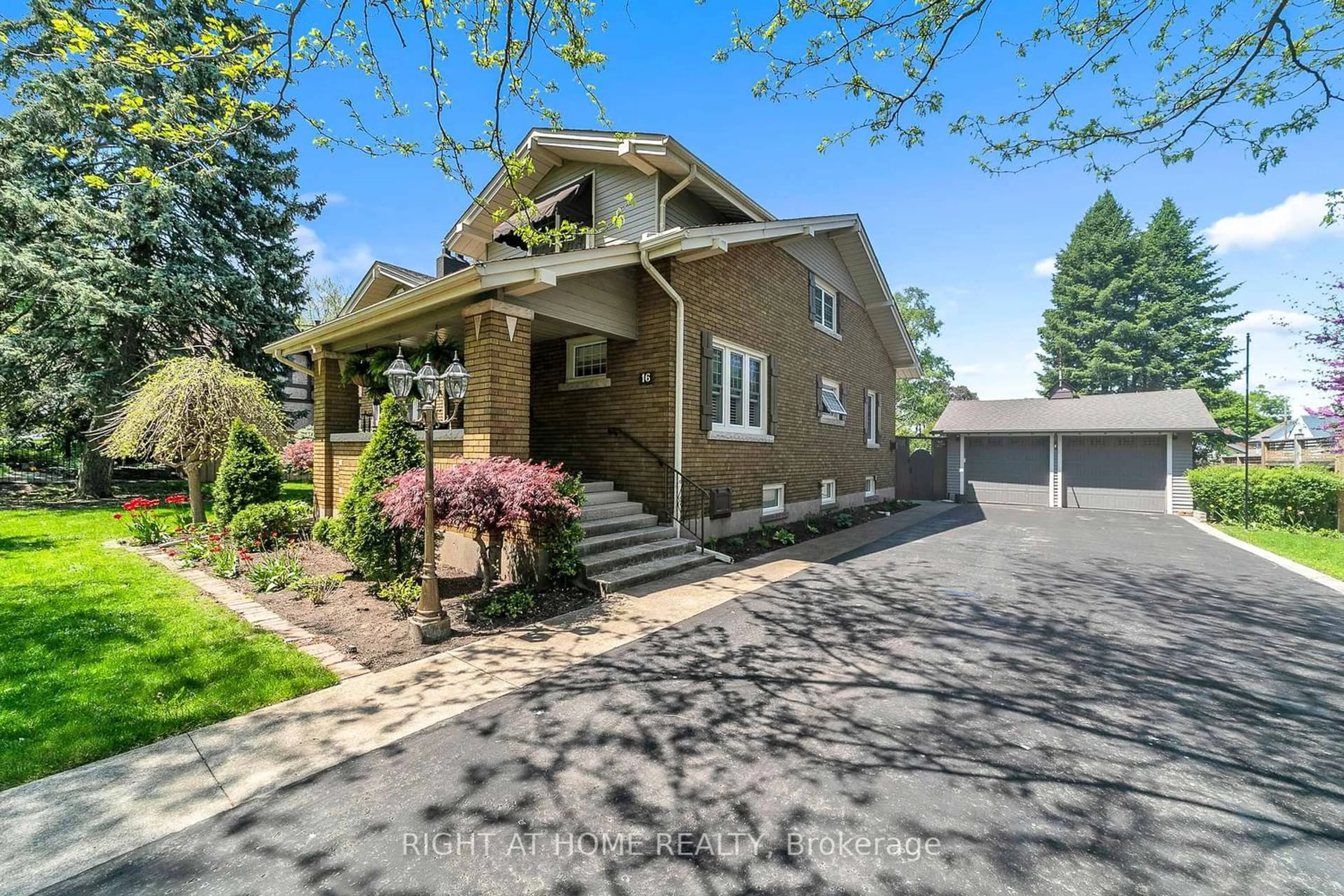 Unknown for 16 Nelles Blvd, Grimsby Ontario L3M 3R1
