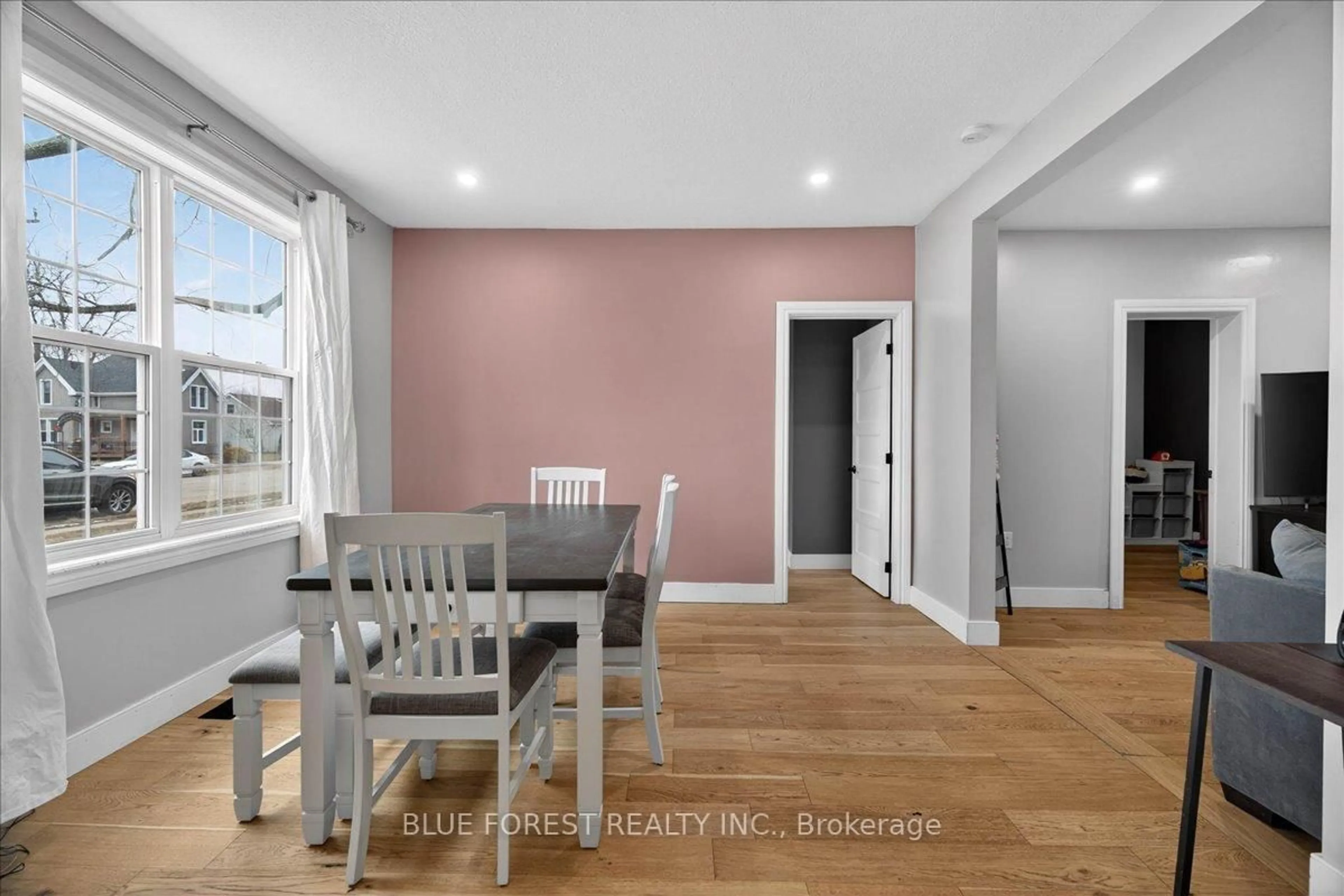 Dining room, wood/laminate floor for 148 Main St, West Elgin Ontario N0L 2P0