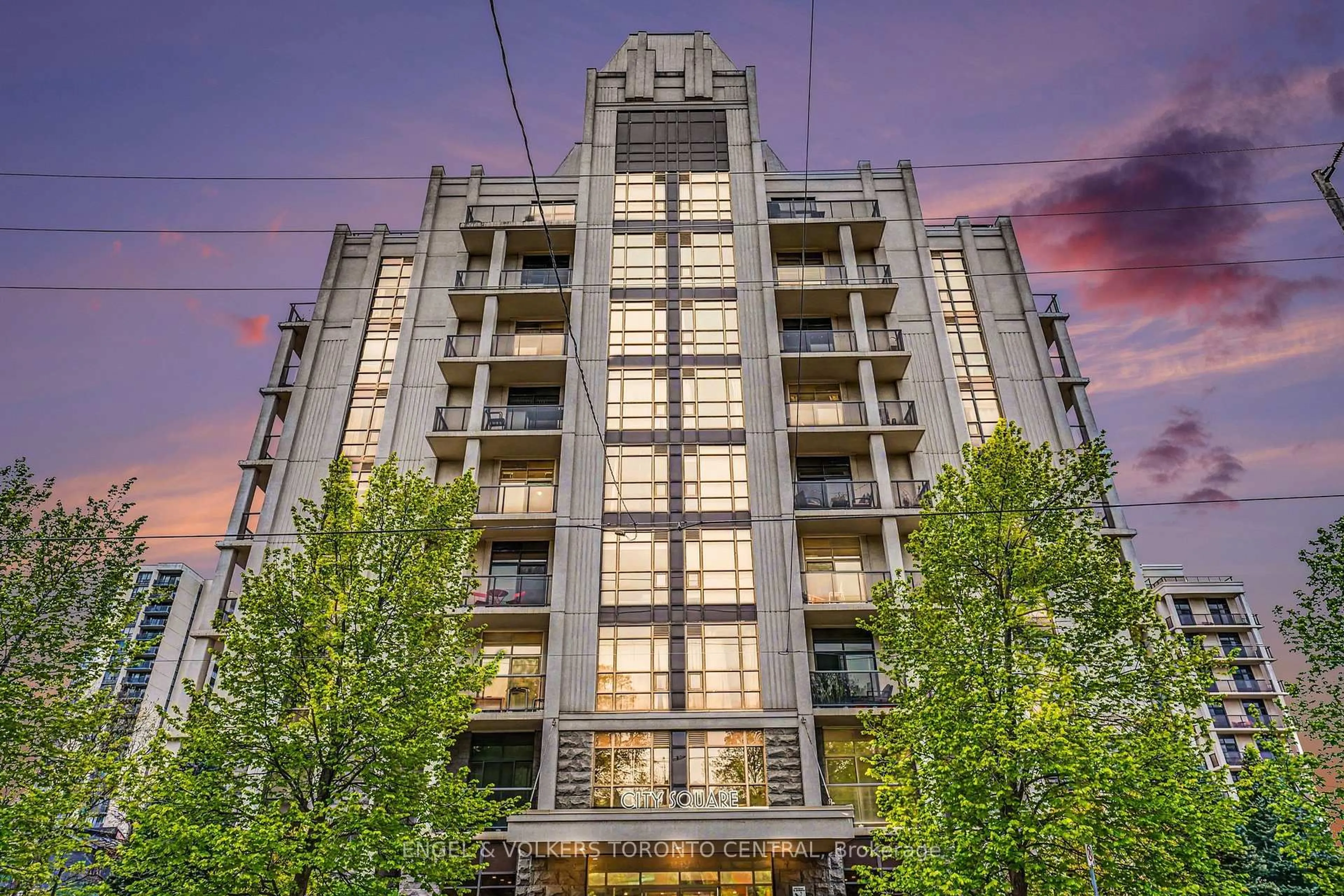 Patio, building for 90 Charlton Ave #706, Hamilton Ontario L8P 0B4