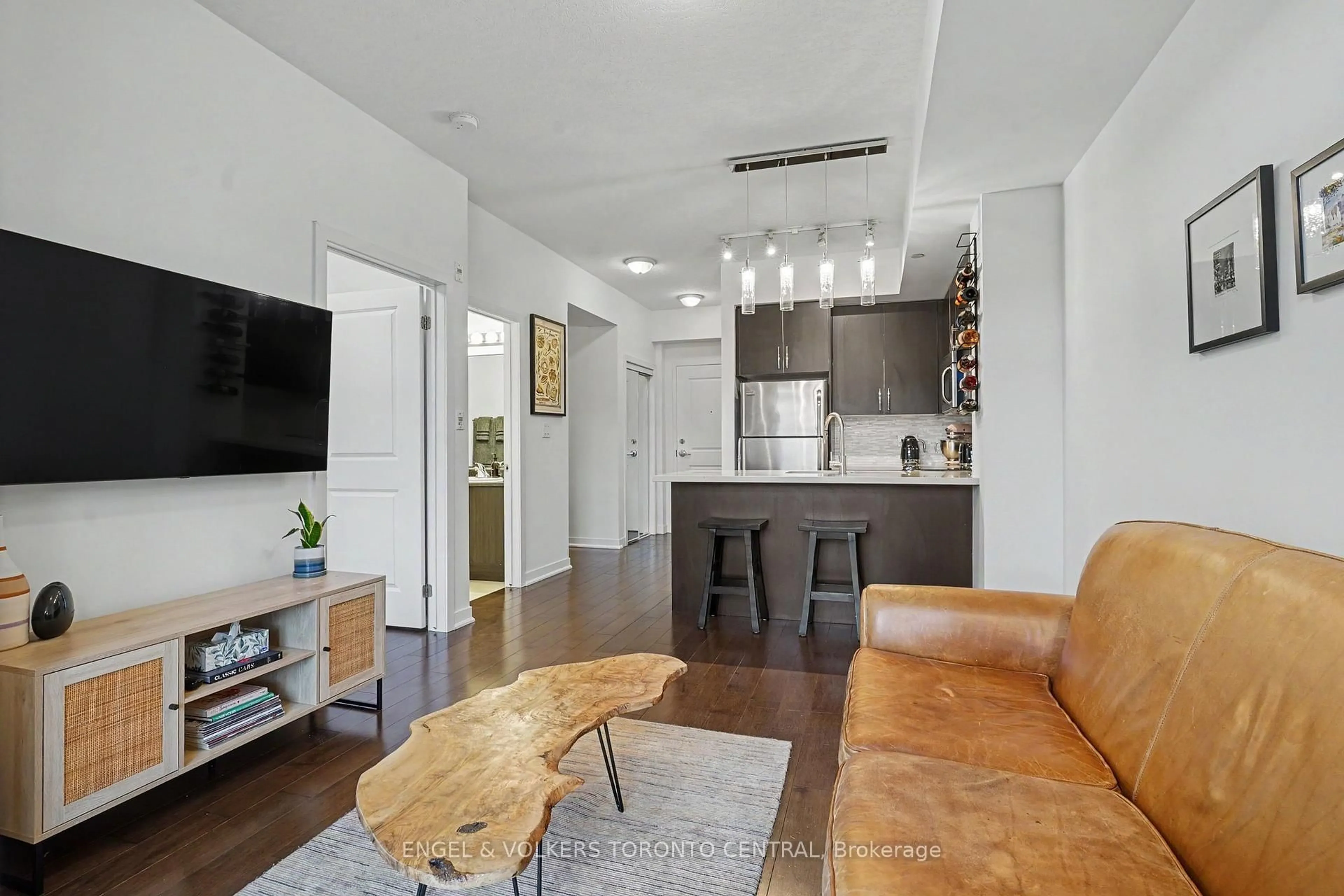 Open concept kitchen, unknown for 90 Charlton Ave #706, Hamilton Ontario L8P 0B4