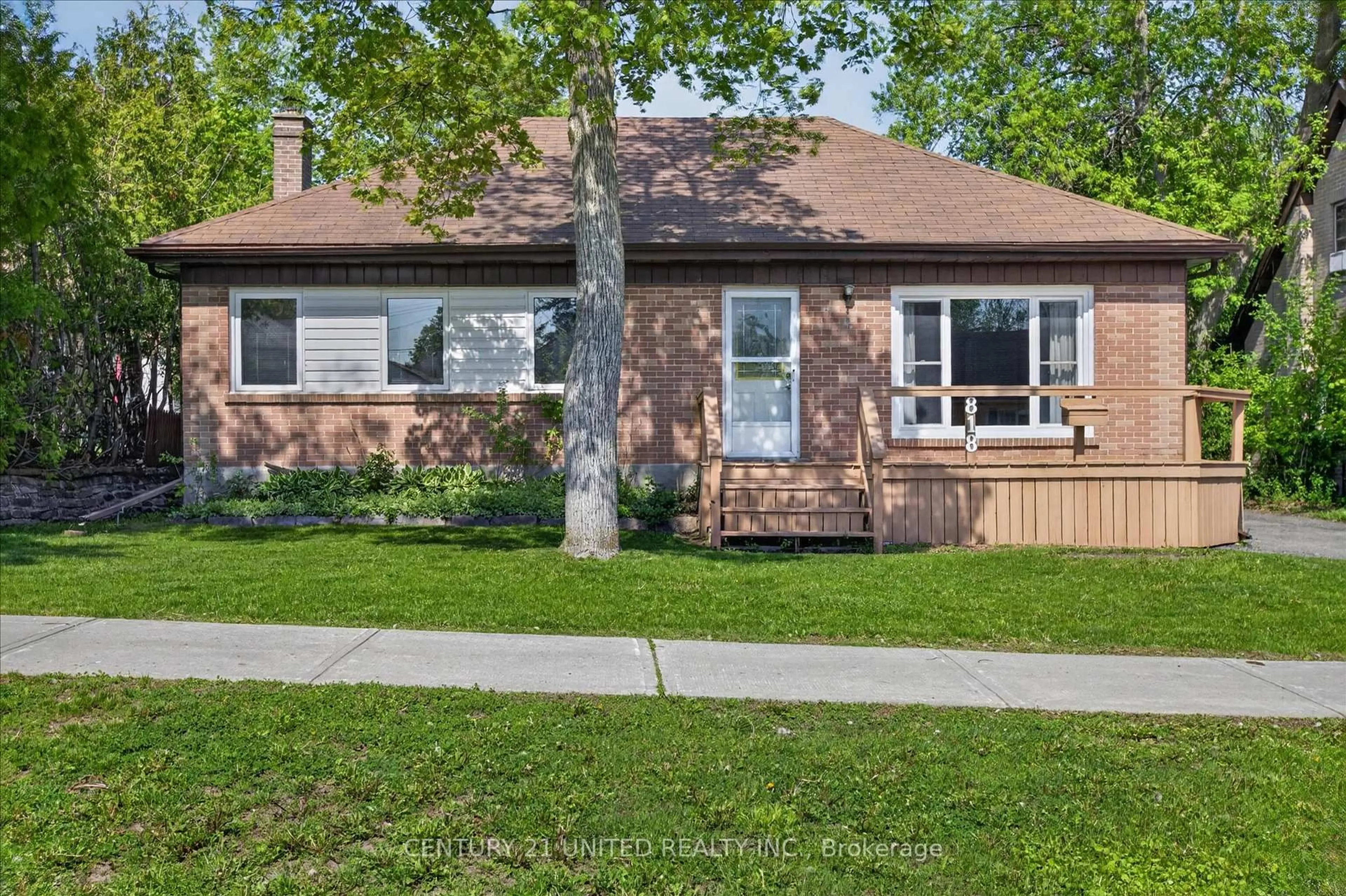 Home with brick exterior material, street for 818 Rishor Cres, Peterborough Ontario K9H 5C7