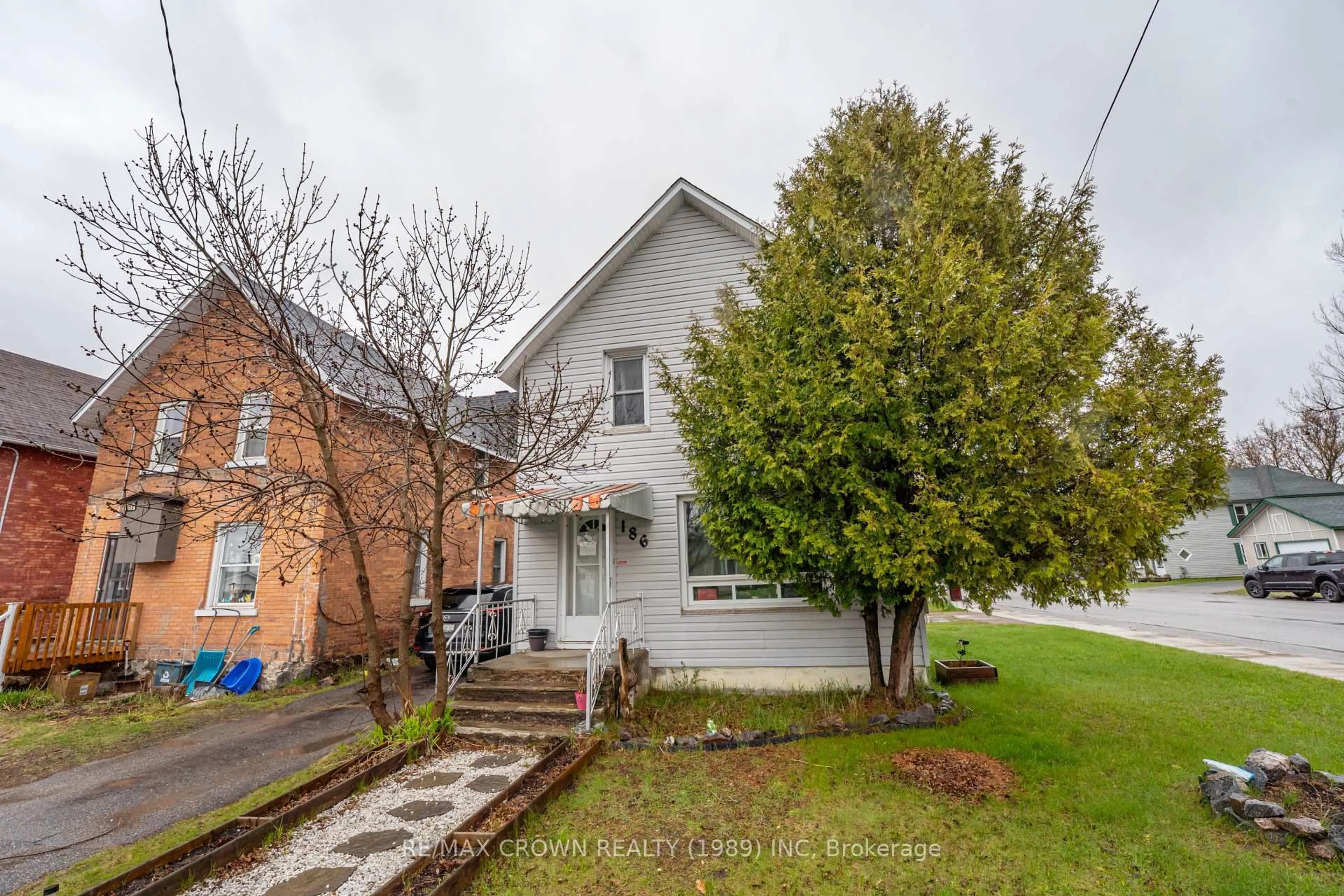 A pic from outside/outdoor area/front of a property/back of a property/a pic from drone, street for 186 Church St, West Nipissing Ontario P2B 1H5
