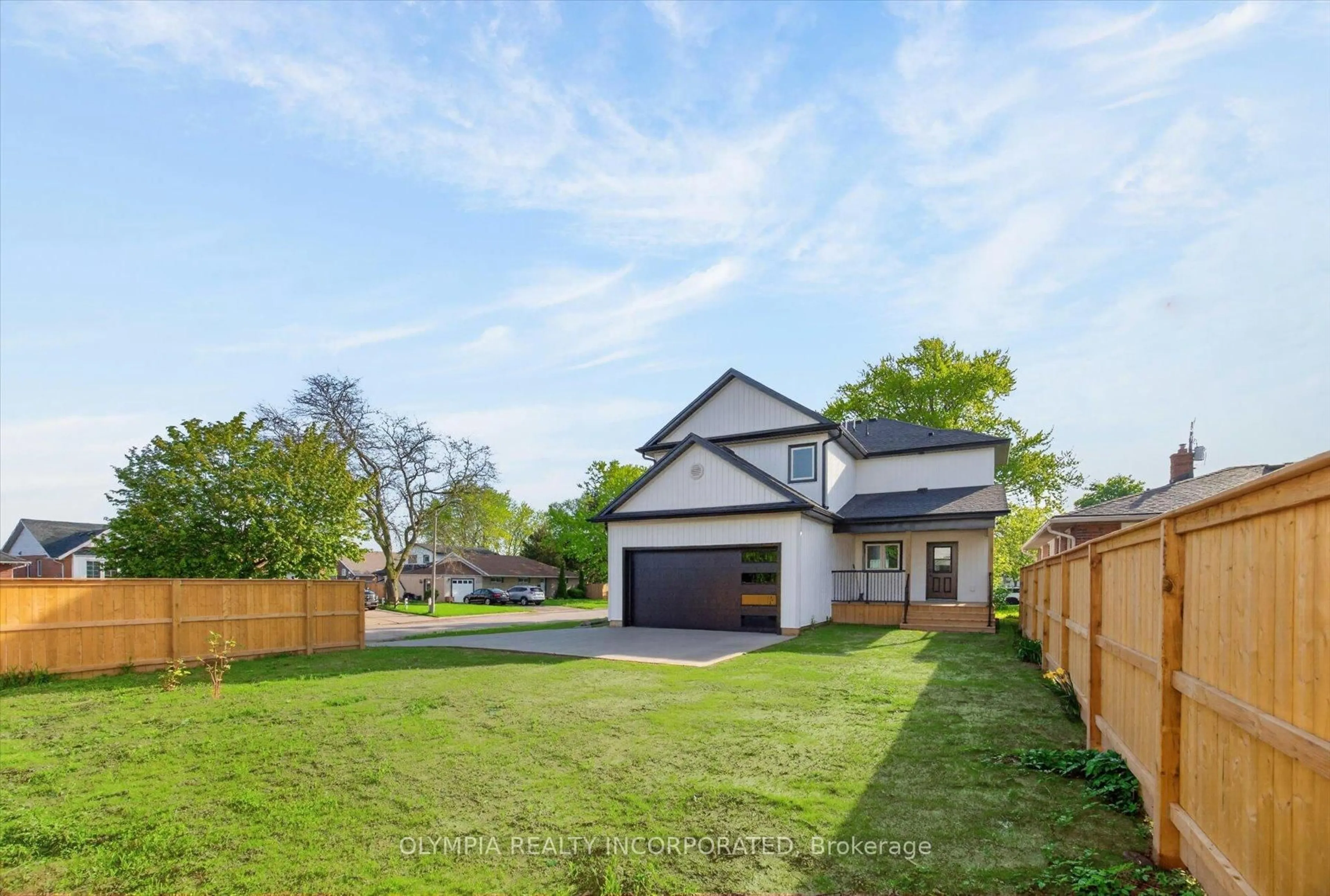 A pic from outside/outdoor area/front of a property/back of a property/a pic from drone, street for 1110 Vansickle Rd, St. Catharines Ontario L2S 2Z3