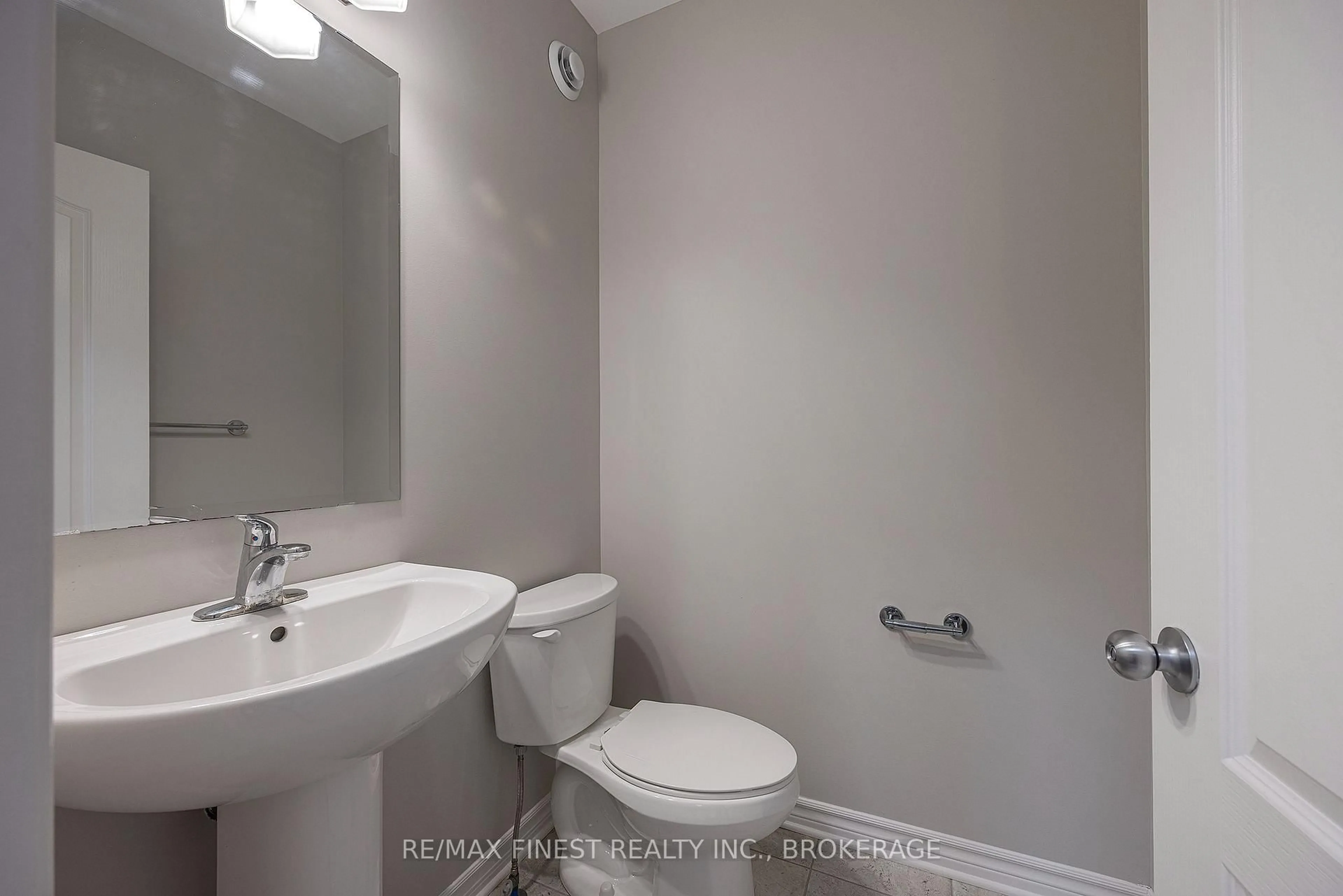 Standard bathroom, unknown for 1113 Barrow Ave, Kingston Ontario K7M 0G4