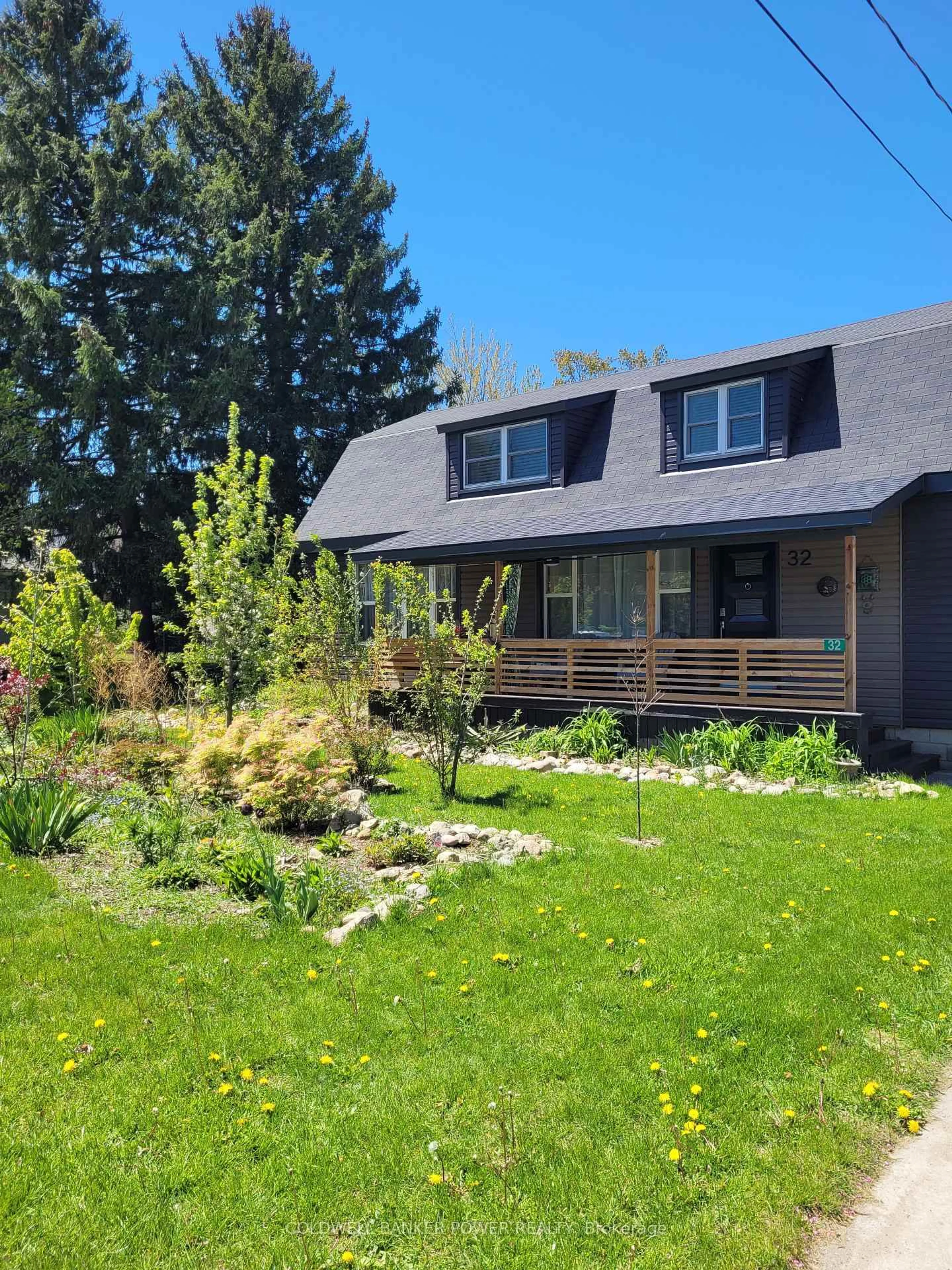 Home with vinyl exterior material, street for 32 Ann St, Lambton Shores Ontario N0M 1B0