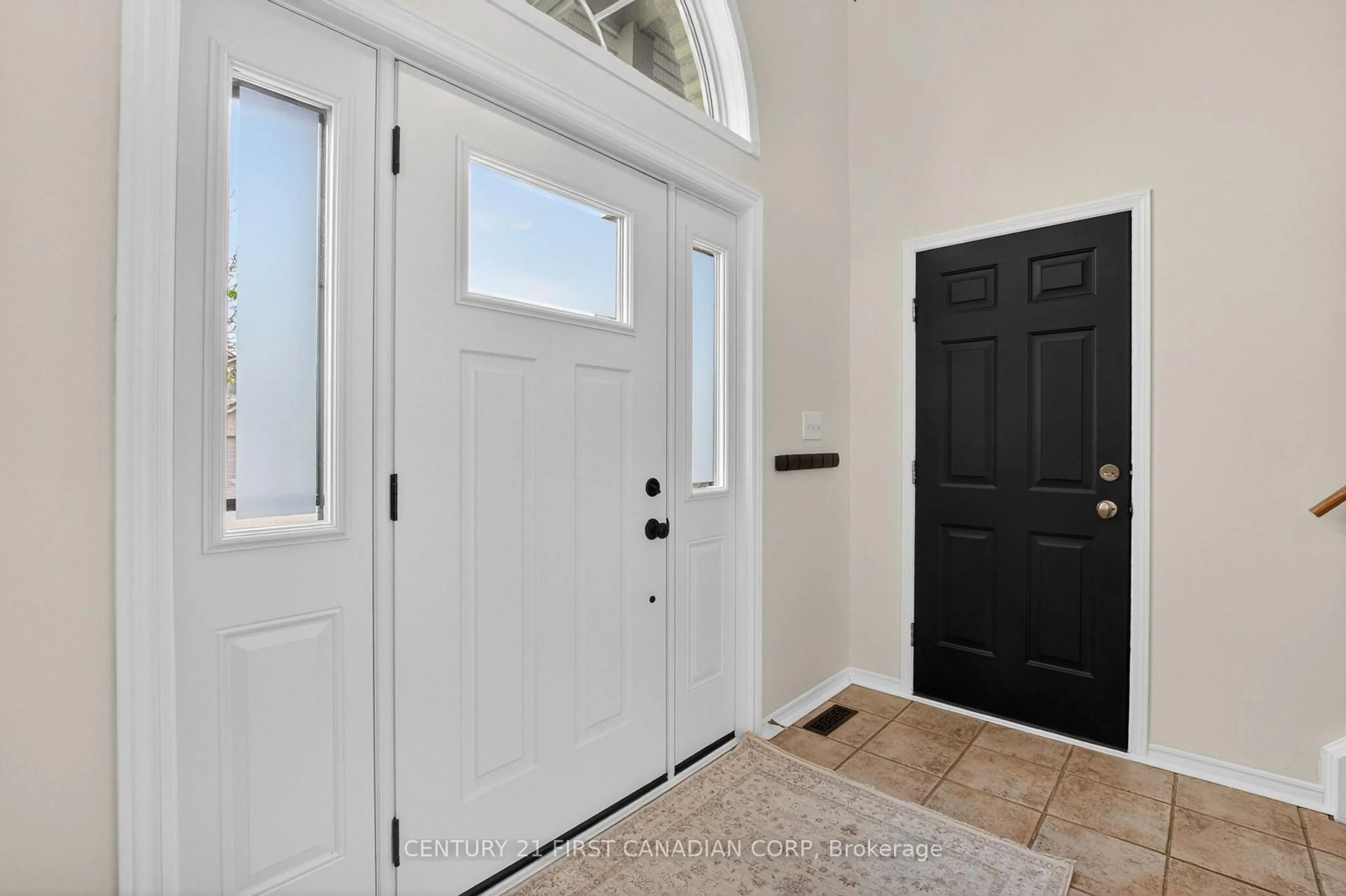 Indoor entryway for 1379 Aspenridge Cres, London East Ontario N5Y 5P1