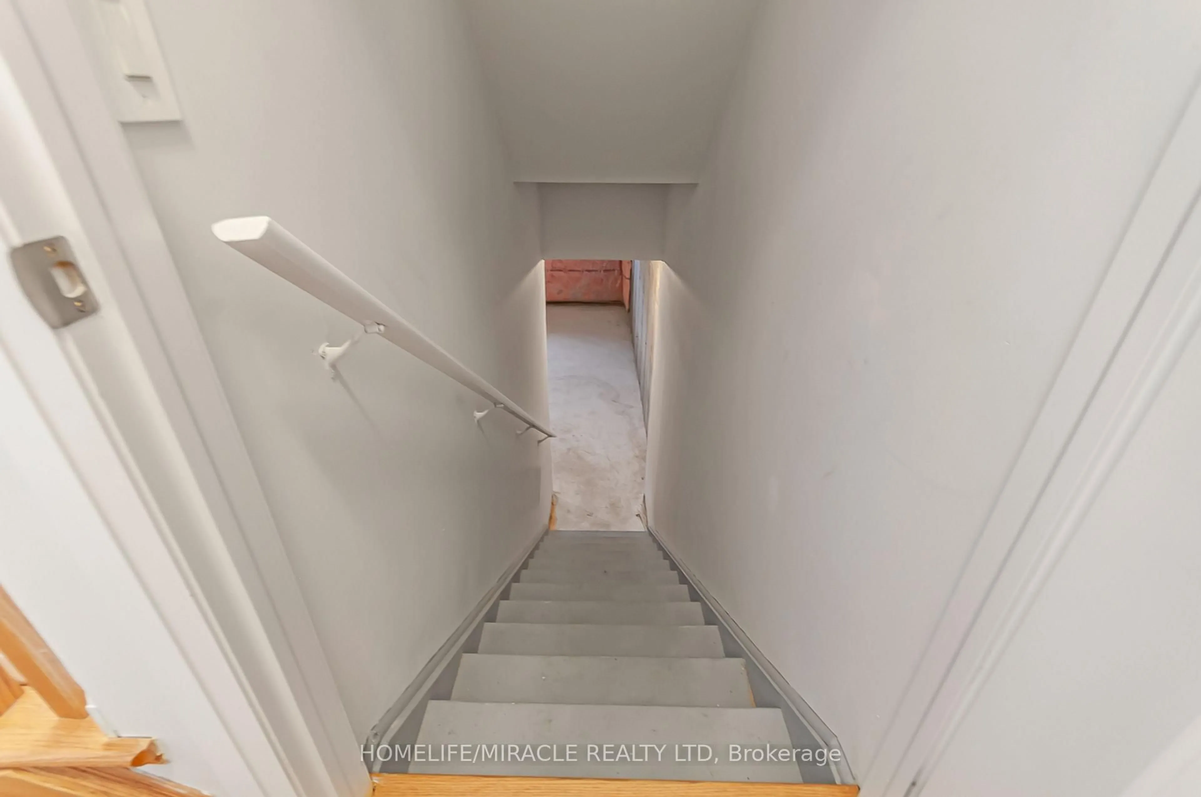 Stairs for 20 Corley St, Kawartha Lakes Ontario L9V 6C2