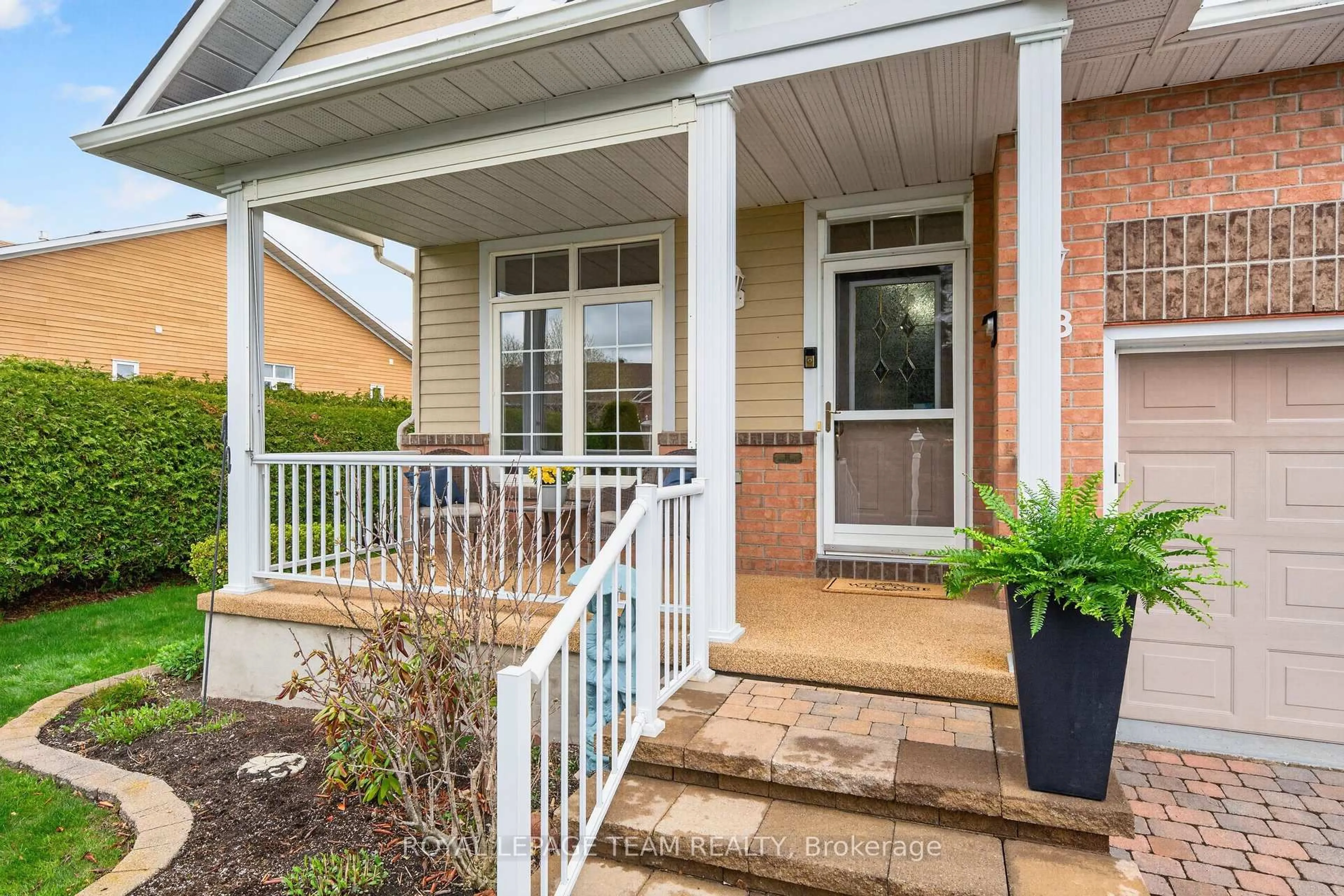 Unknown for 93 Sable Run Dr, Ottawa Ontario K2S 1W7