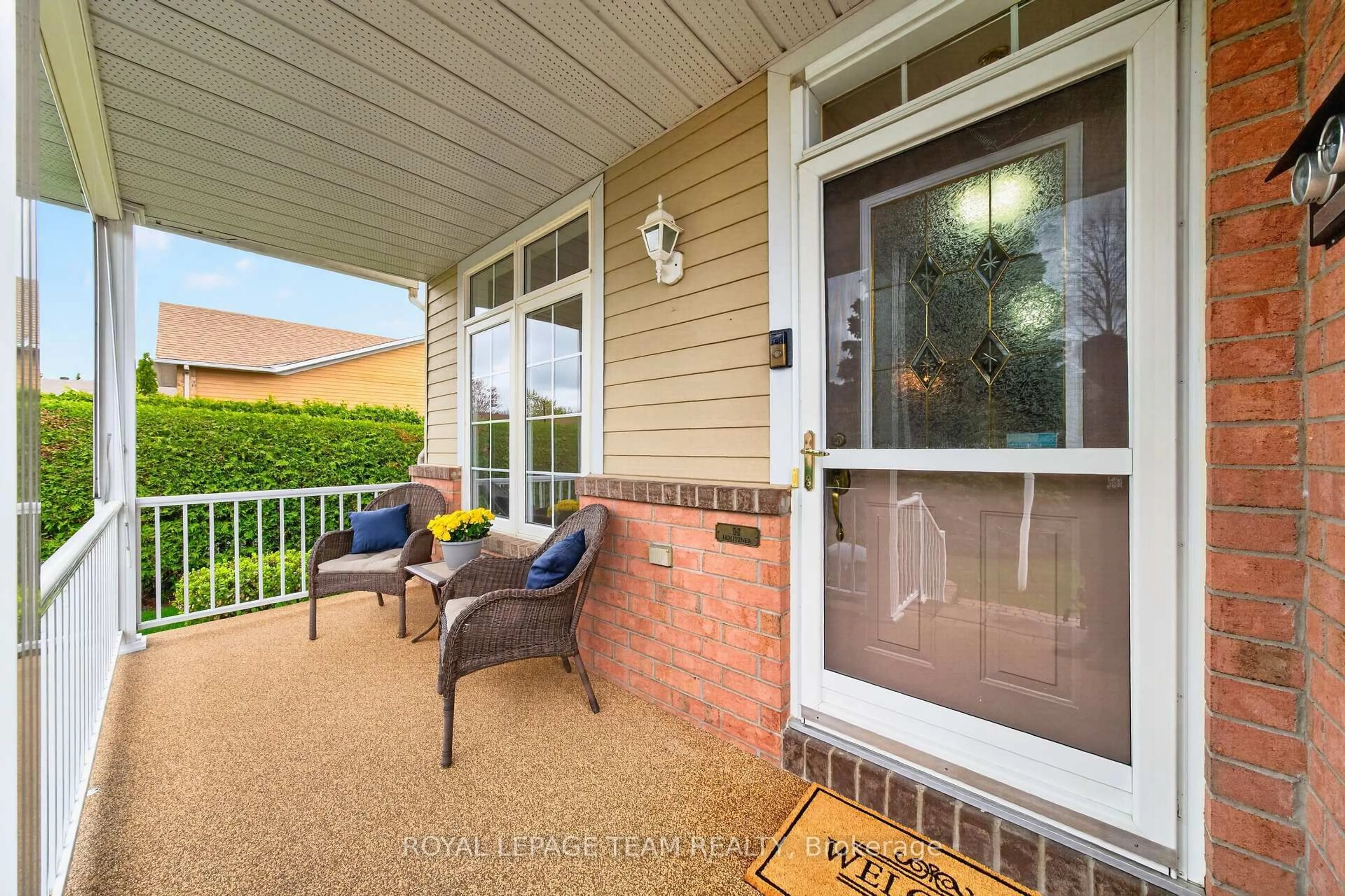 Patio, street for 93 Sable Run Dr, Ottawa Ontario K2S 1W7