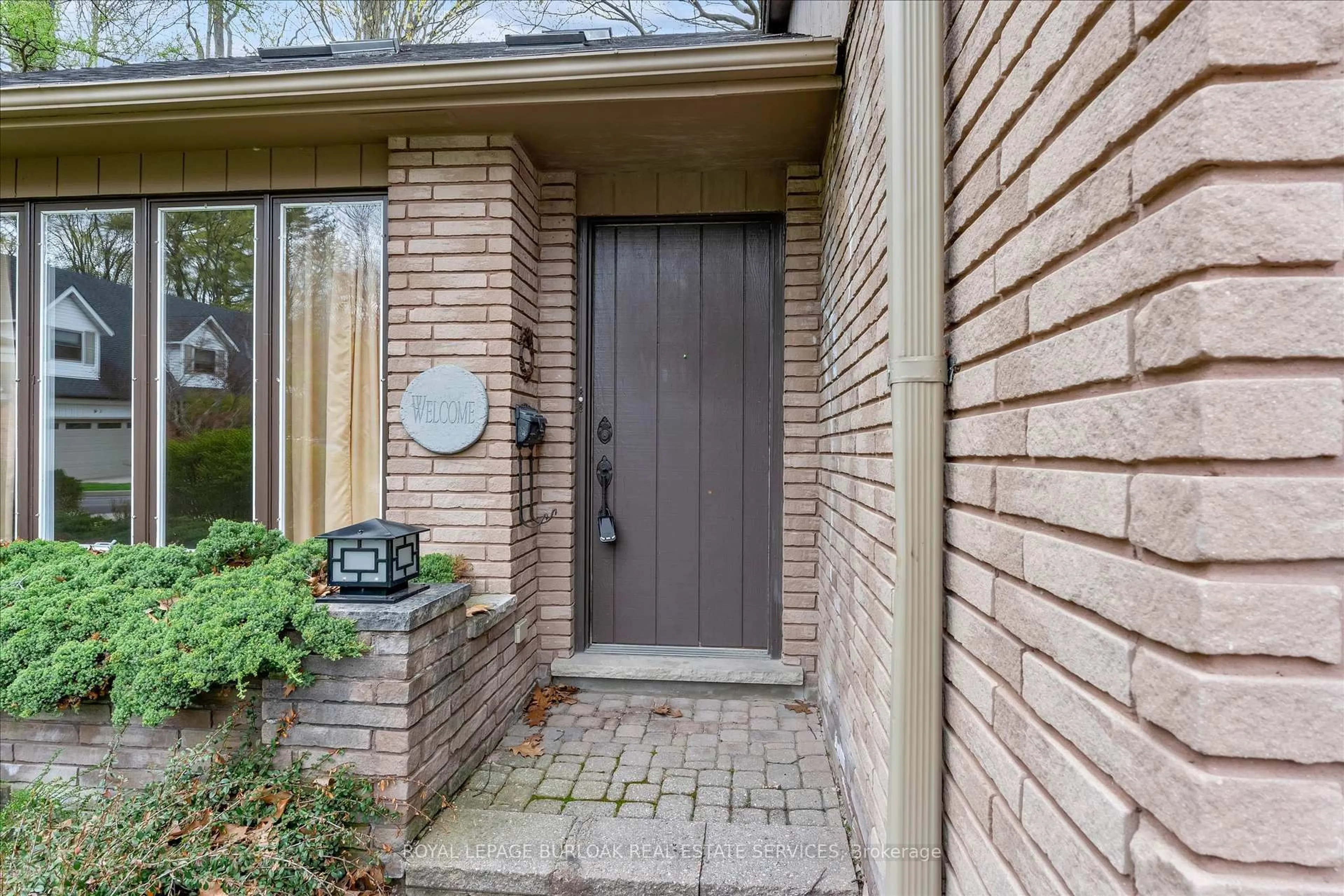 Home with brick exterior material, street for 11 Crawford Crt, Hamilton Ontario L9H 6G2