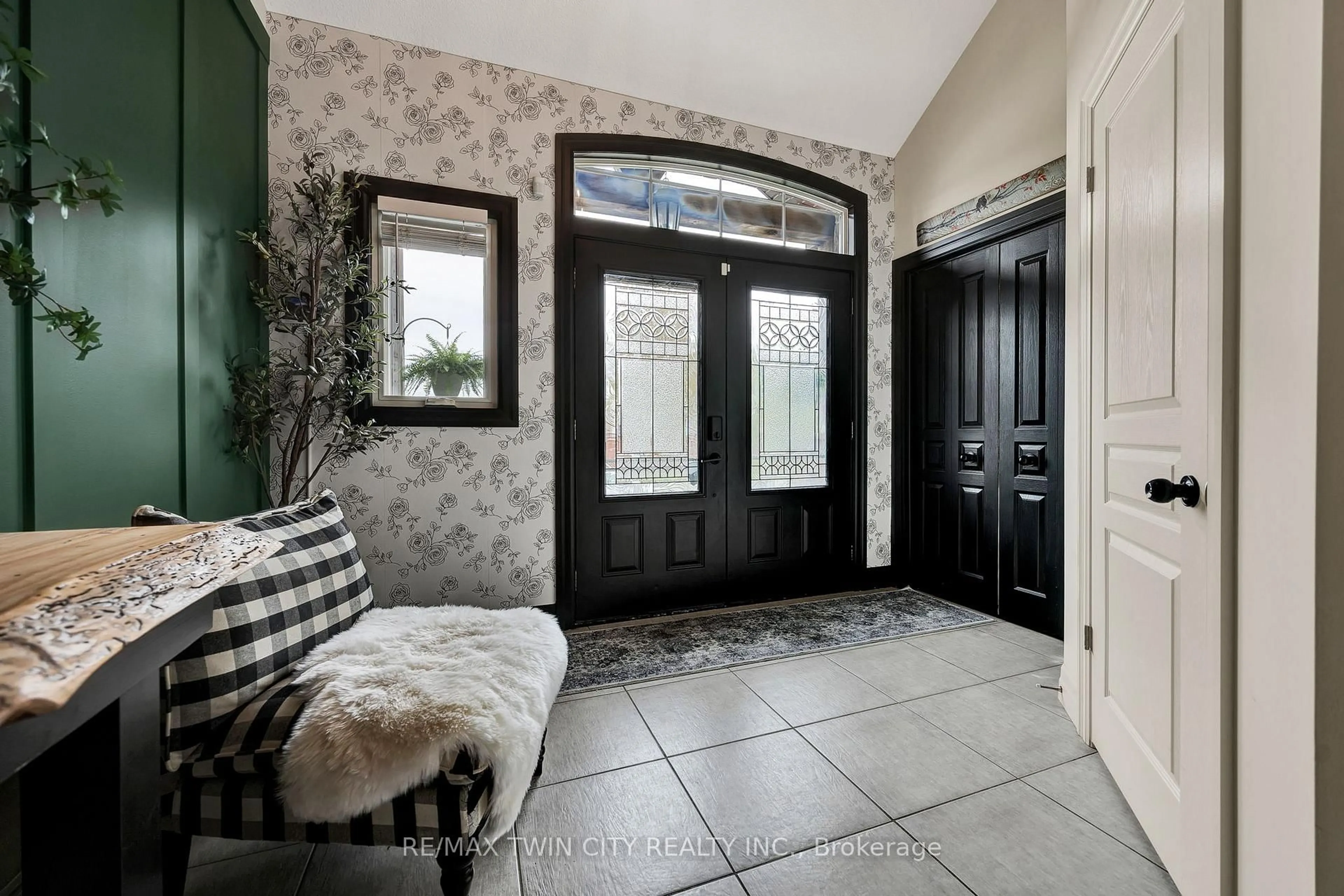 Indoor entryway for 71 Birkinshaw Rd, Cambridge Ontario N1P 0A7