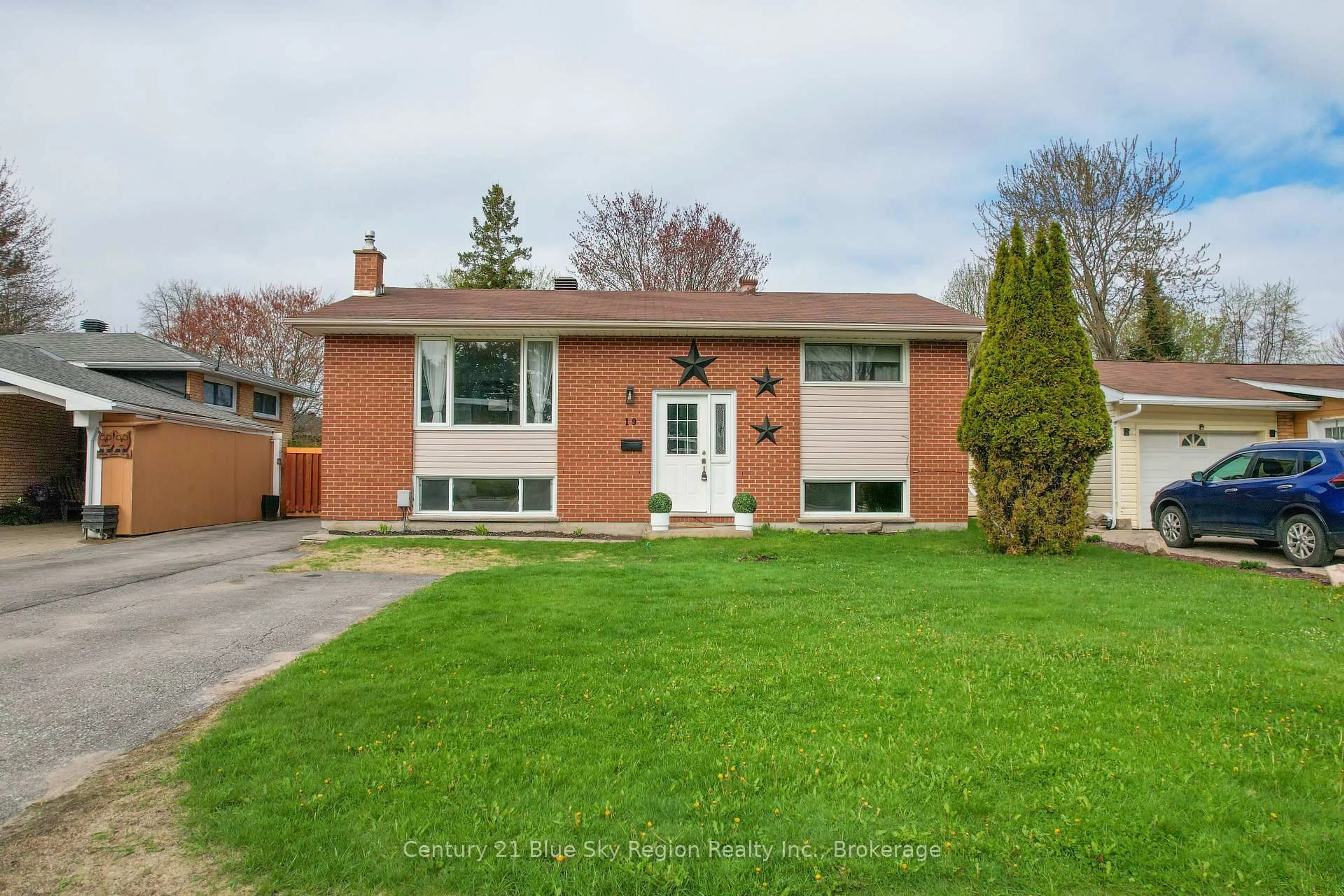 Home with brick exterior material, street for 19 Marshall Park Dr, North Bay Ontario P1A 2N8