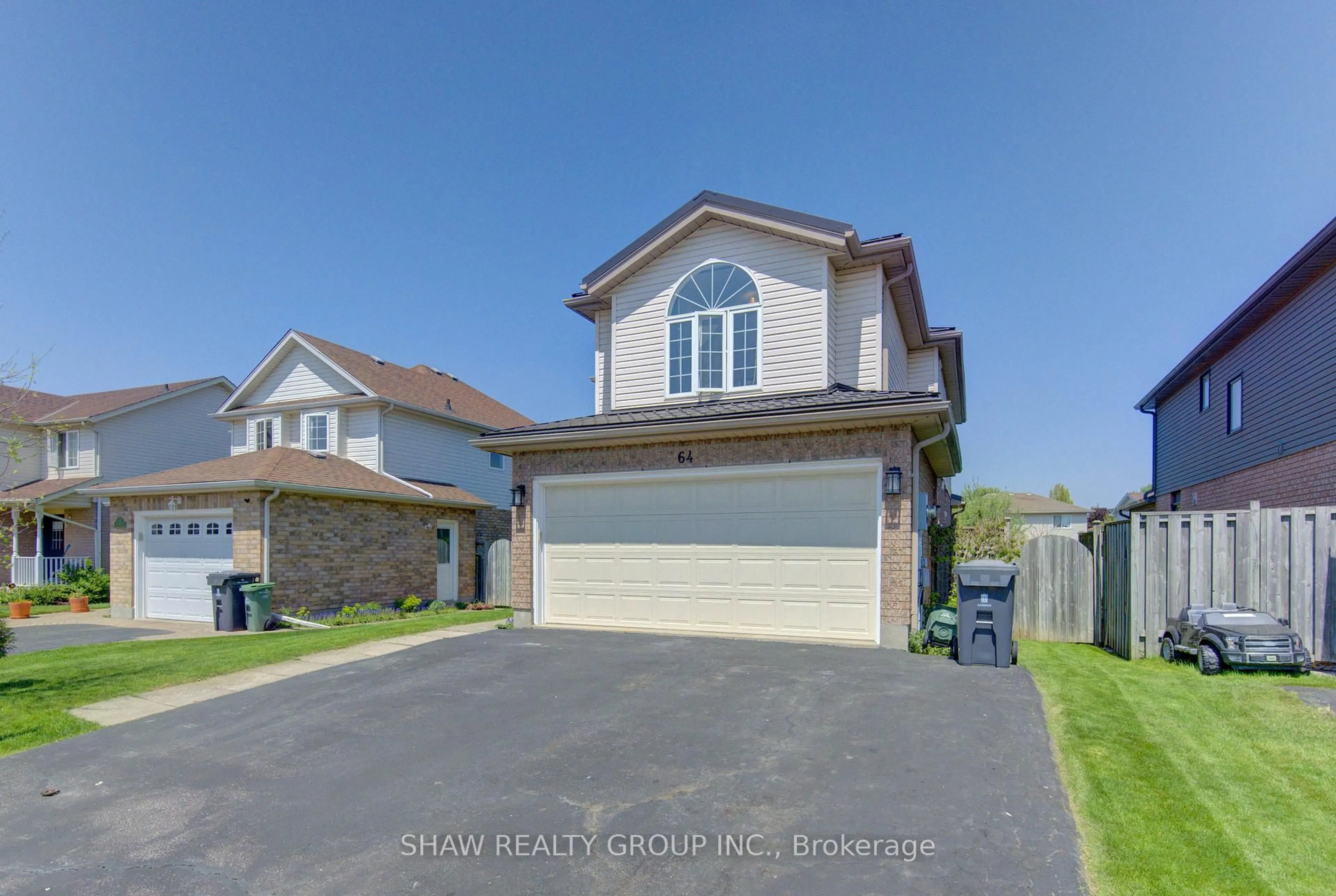 A pic from outside/outdoor area/front of a property/back of a property/a pic from drone, street for 64 Deerpath Dr, Guelph Ontario N1K 1V1