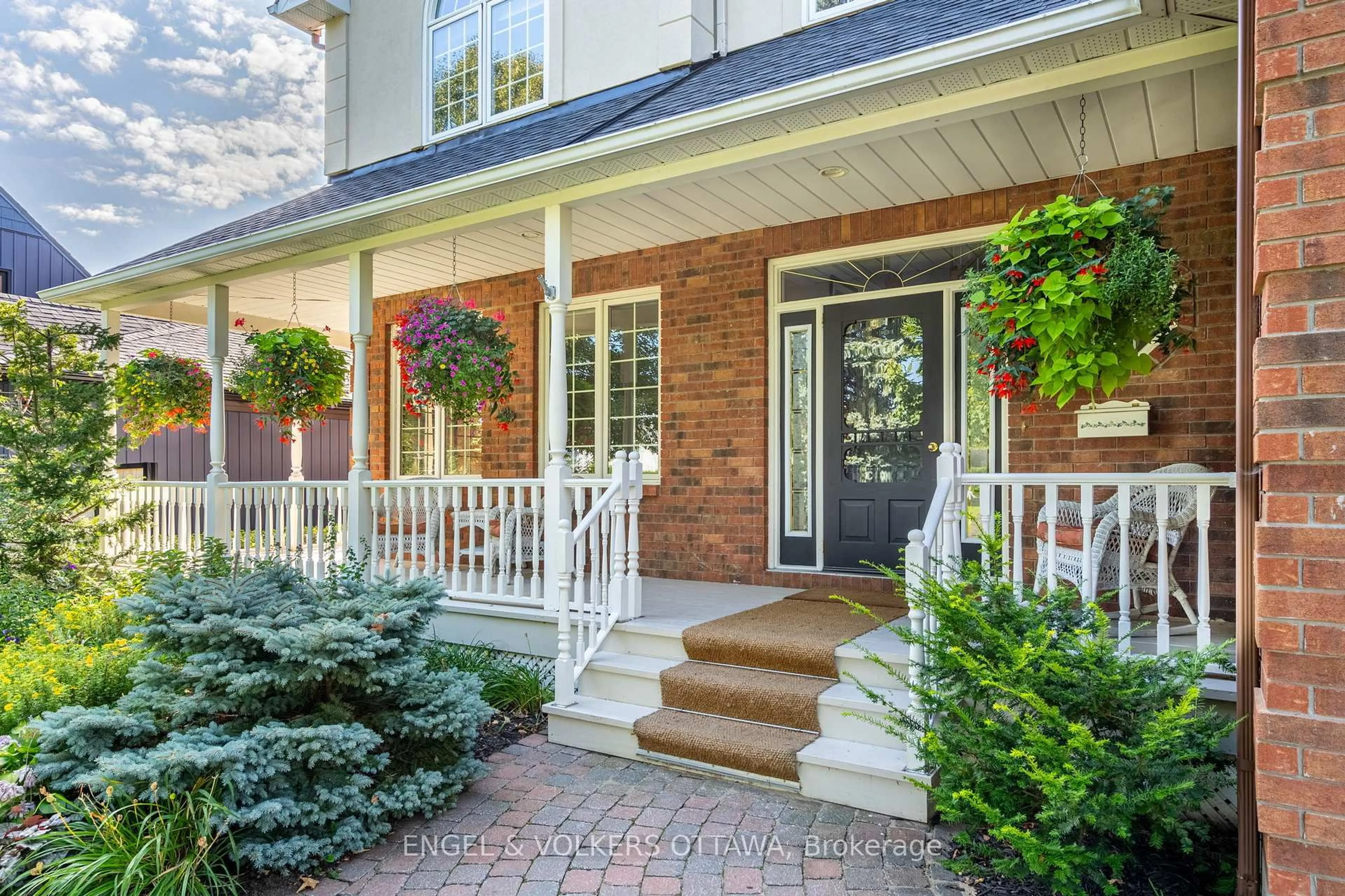 Home with brick exterior material, street for 1014 Stormont St, Ottawa Ontario K2C 0M9