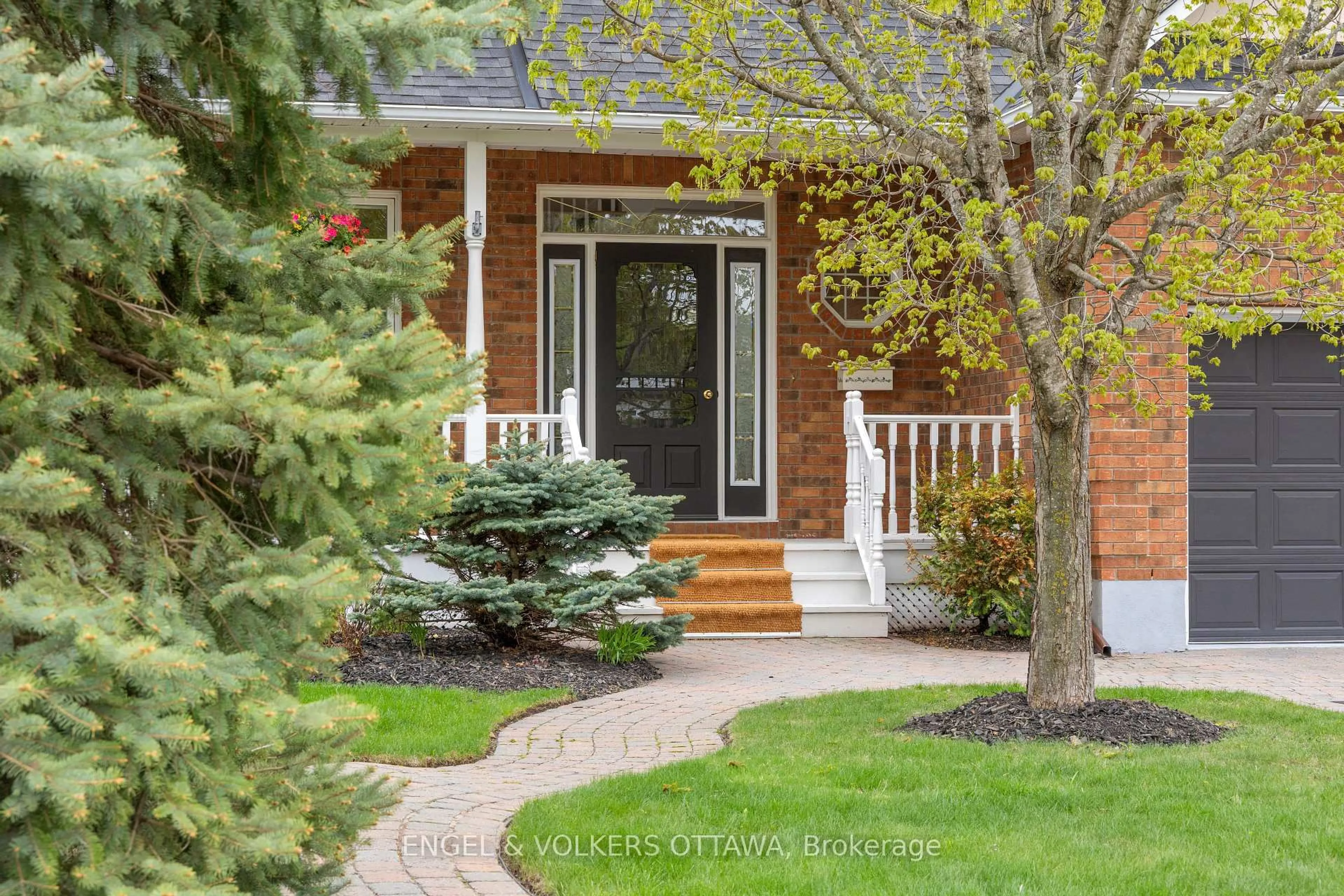 Home with brick exterior material, street for 1014 Stormont St, Ottawa Ontario K2C 0M9
