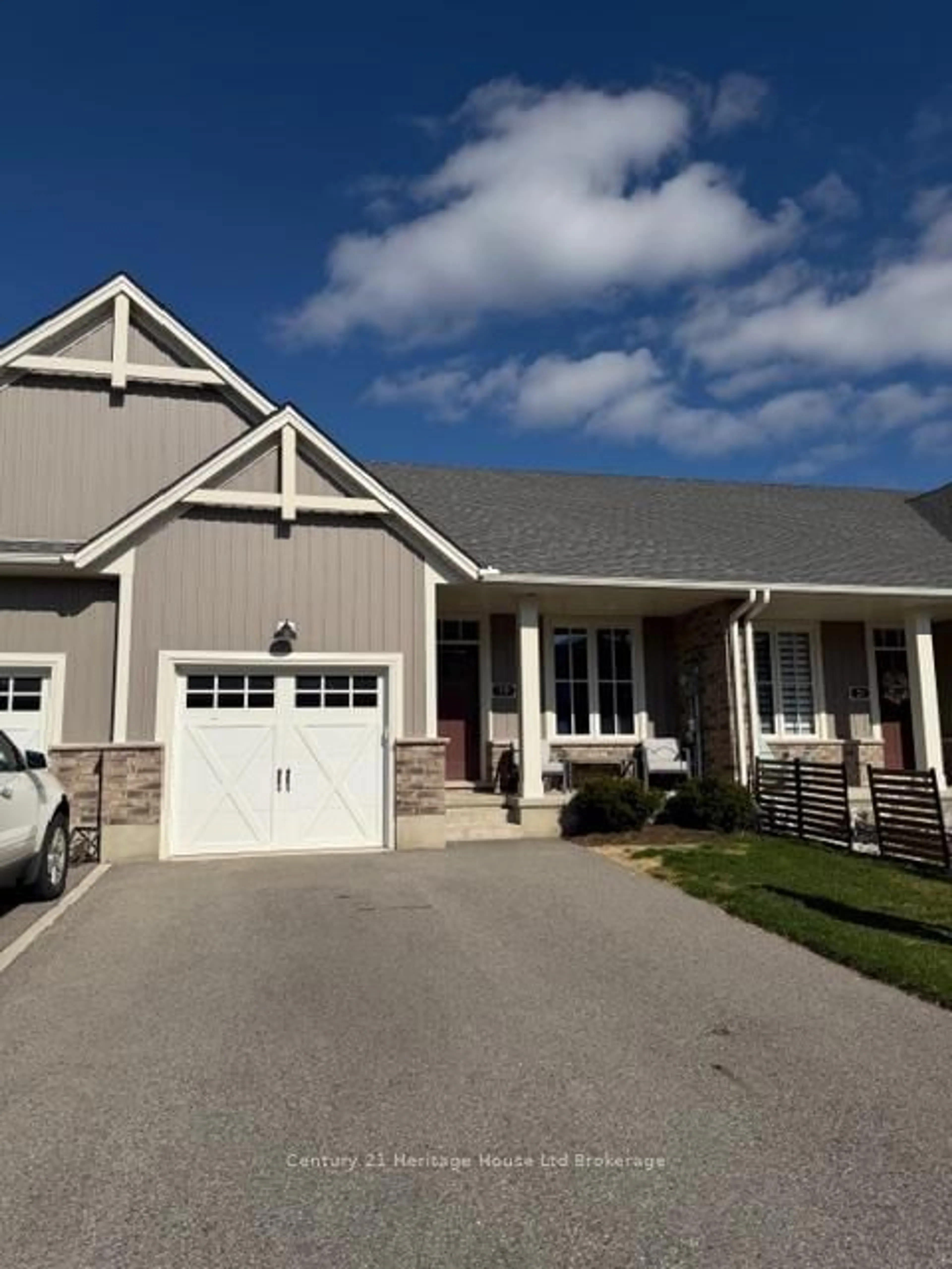 Home with vinyl exterior material, street for 19 Livingston Dr, Tillsonburg Ontario N4G 0J3