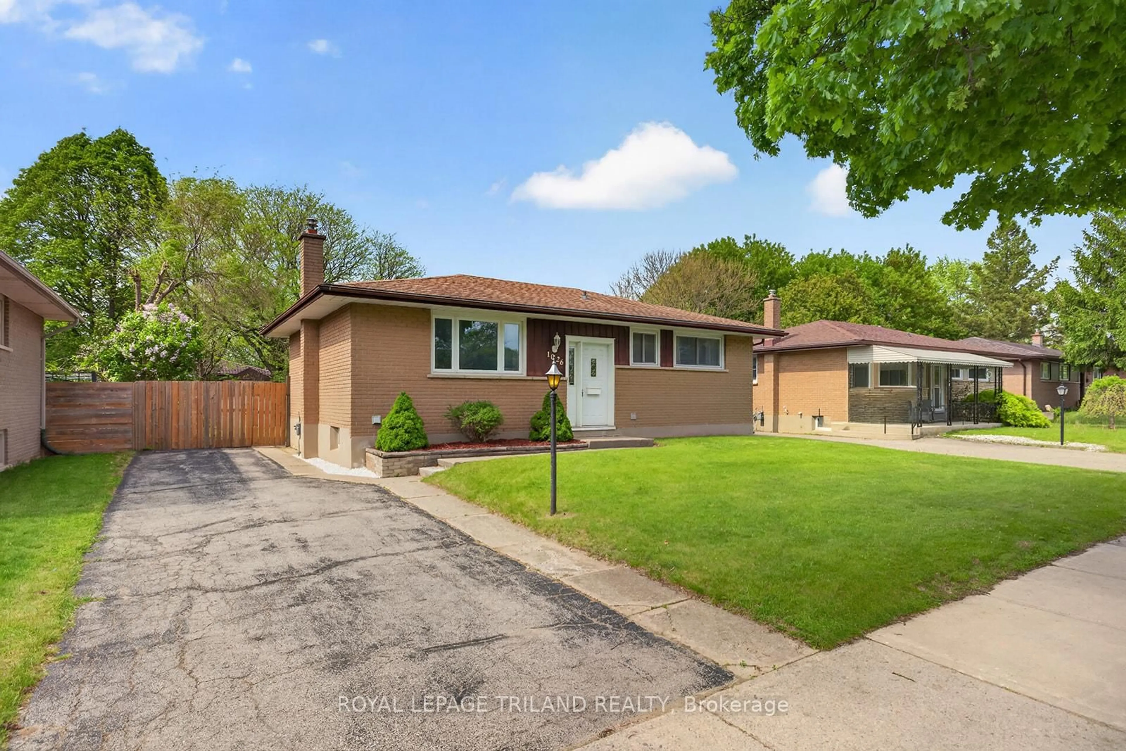 Home with brick exterior material, street for 1026 Chippewa Dr, London East Ontario N5V 2T5