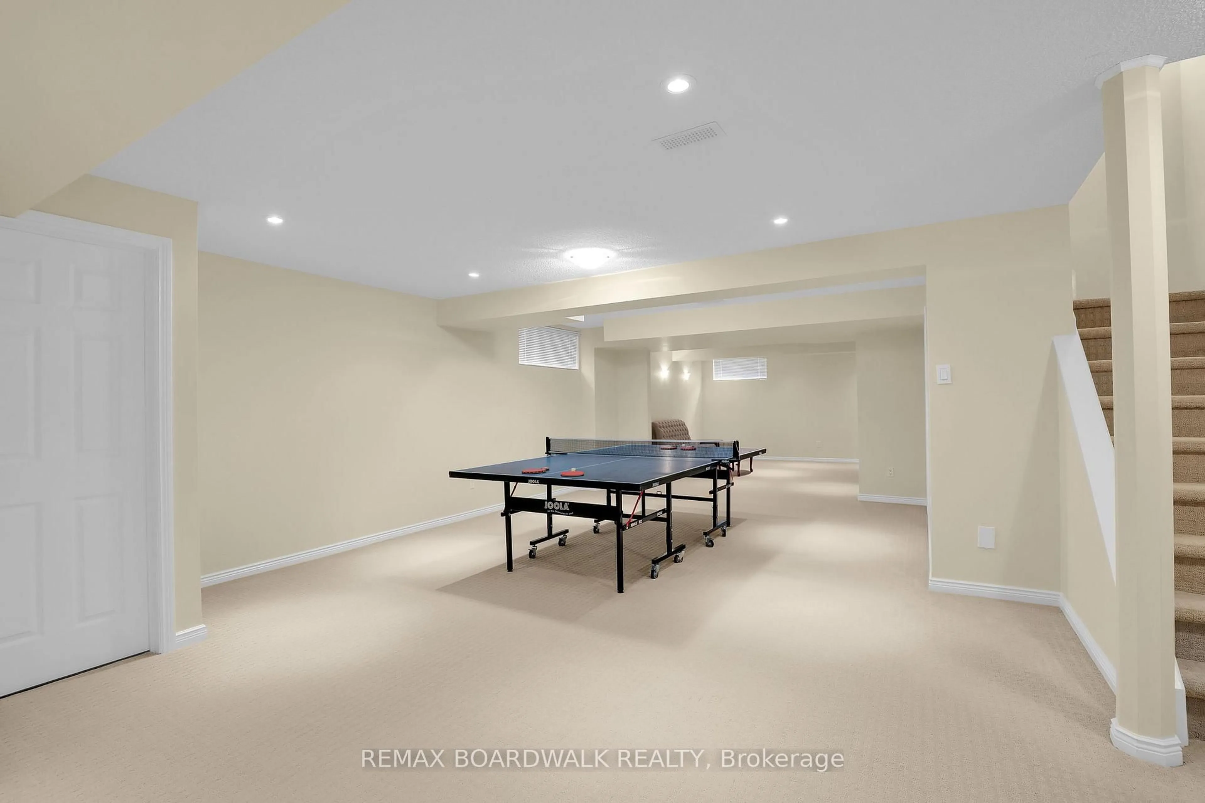 A pic of a room for 82 Upney Dr, Ottawa Ontario K2J 5G6