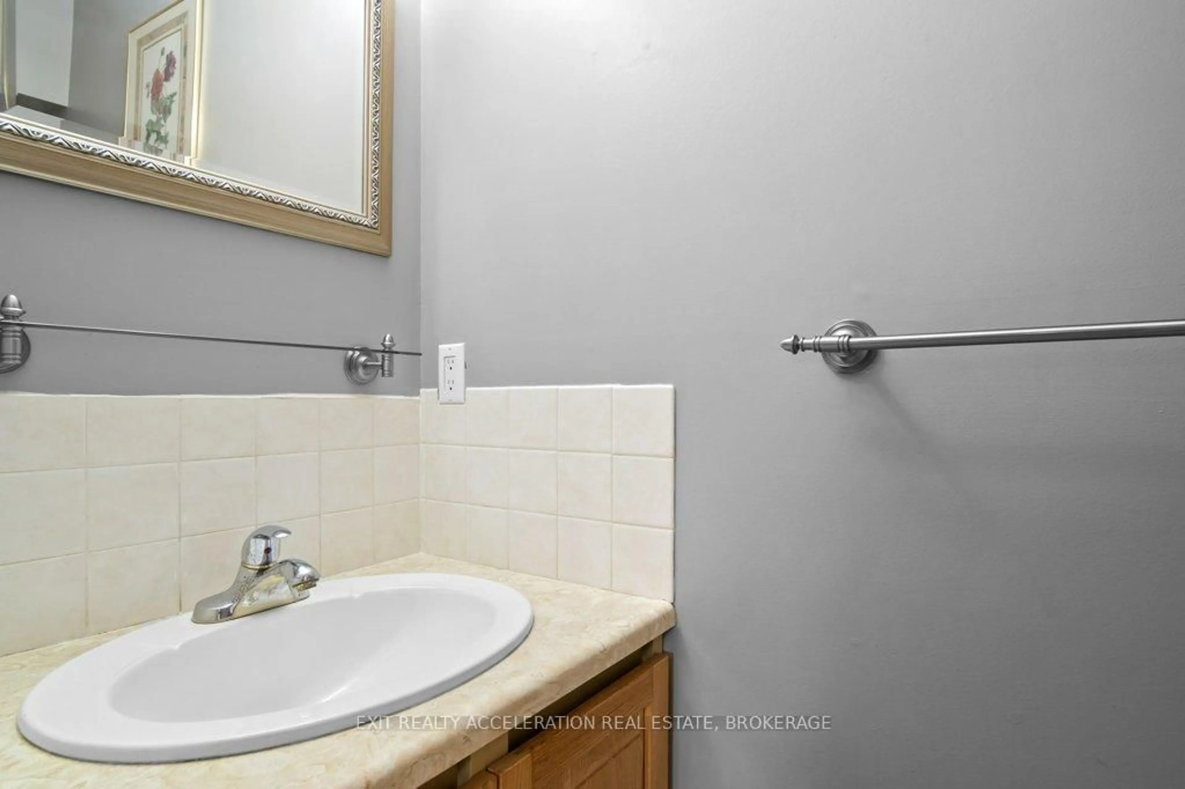 Standard bathroom, ceramic/tile floor for 281 Smith Cres, Greater Napanee Ontario K7R 1G5