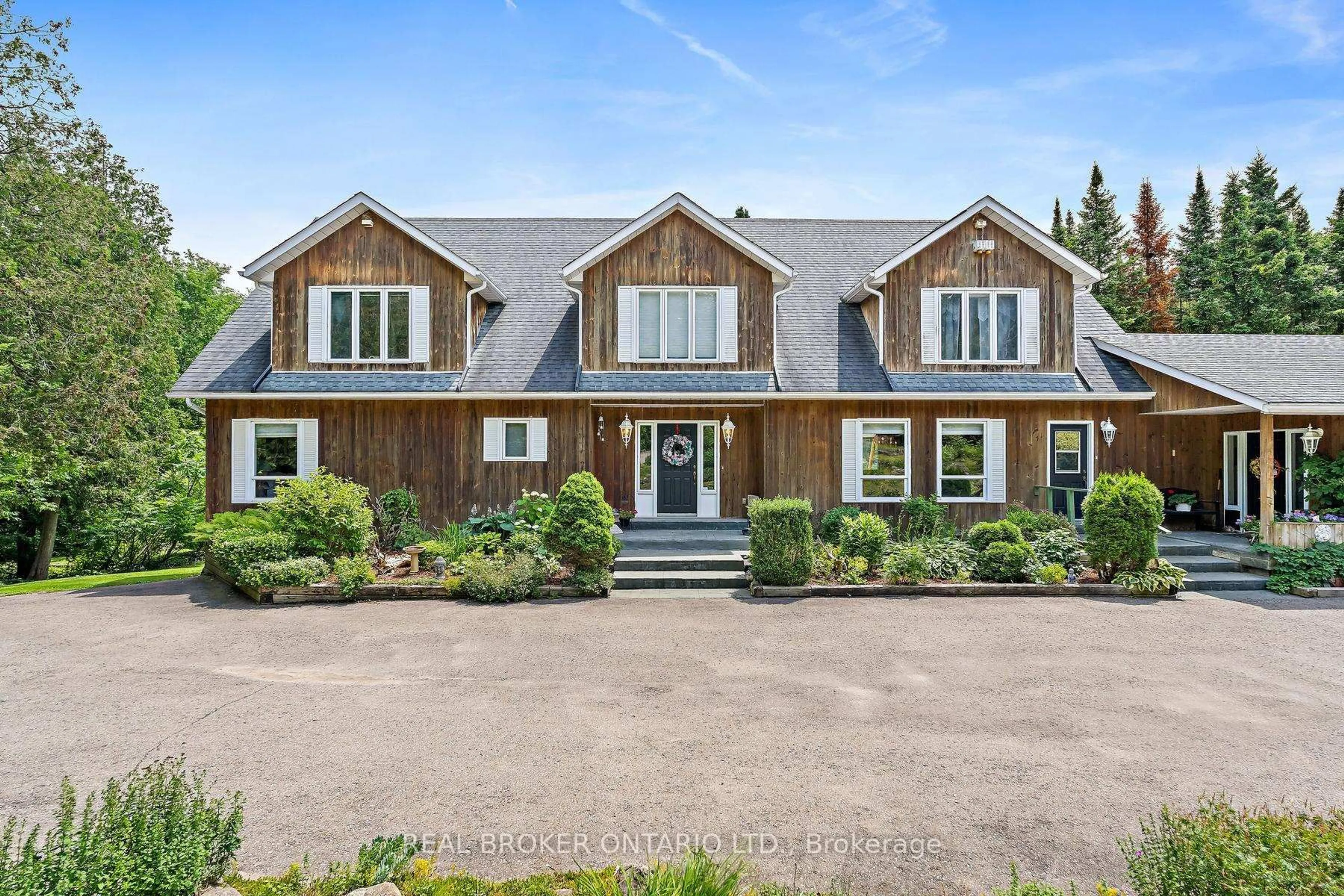 A pic from outside/outdoor area/front of a property/back of a property/a pic from drone, building for 307254 Hockley Rd, Mono Ontario L9W 2Y8