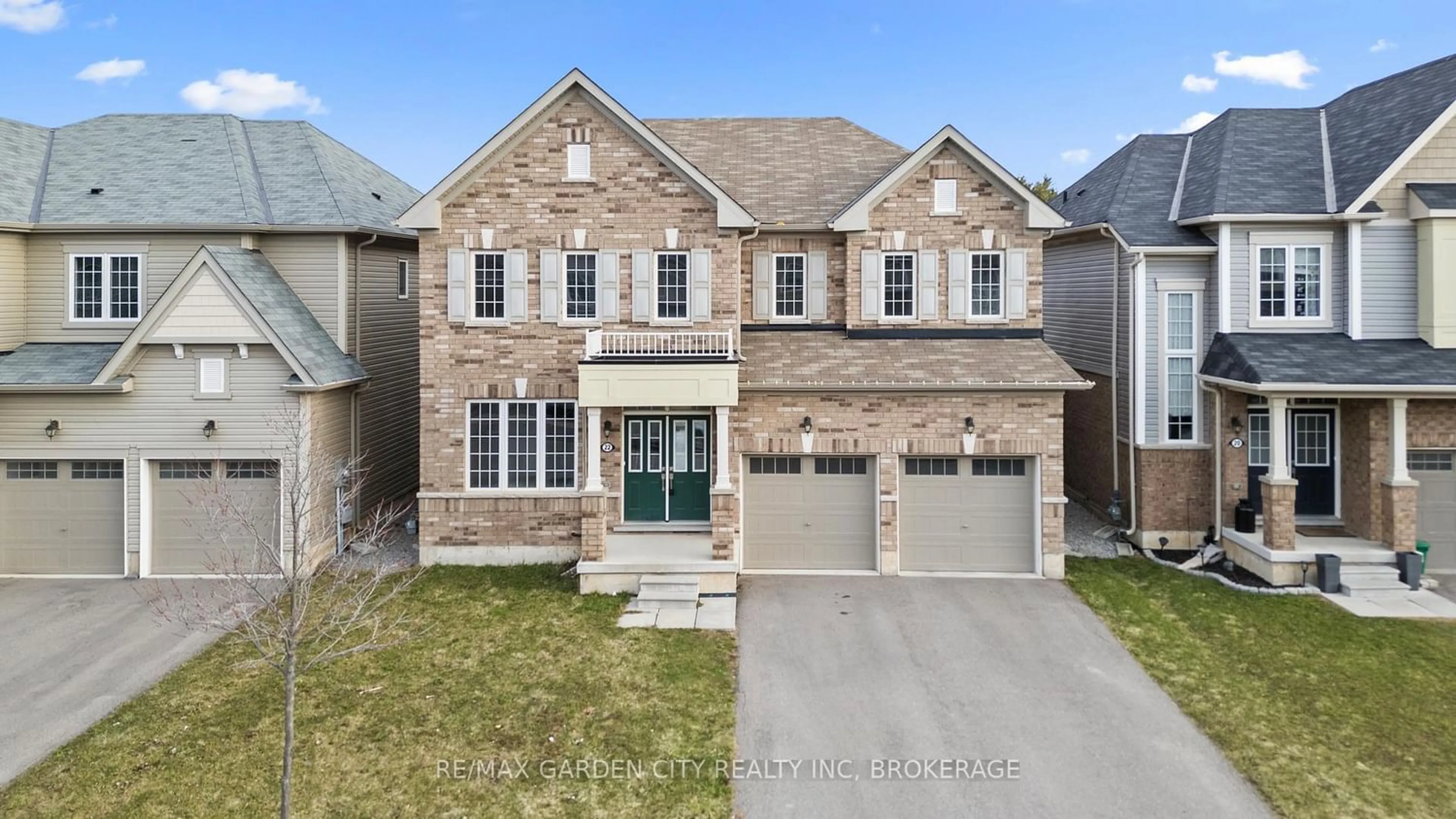Home with brick exterior material, street for 22 Esther Cres, Thorold Ontario L3B 0G1